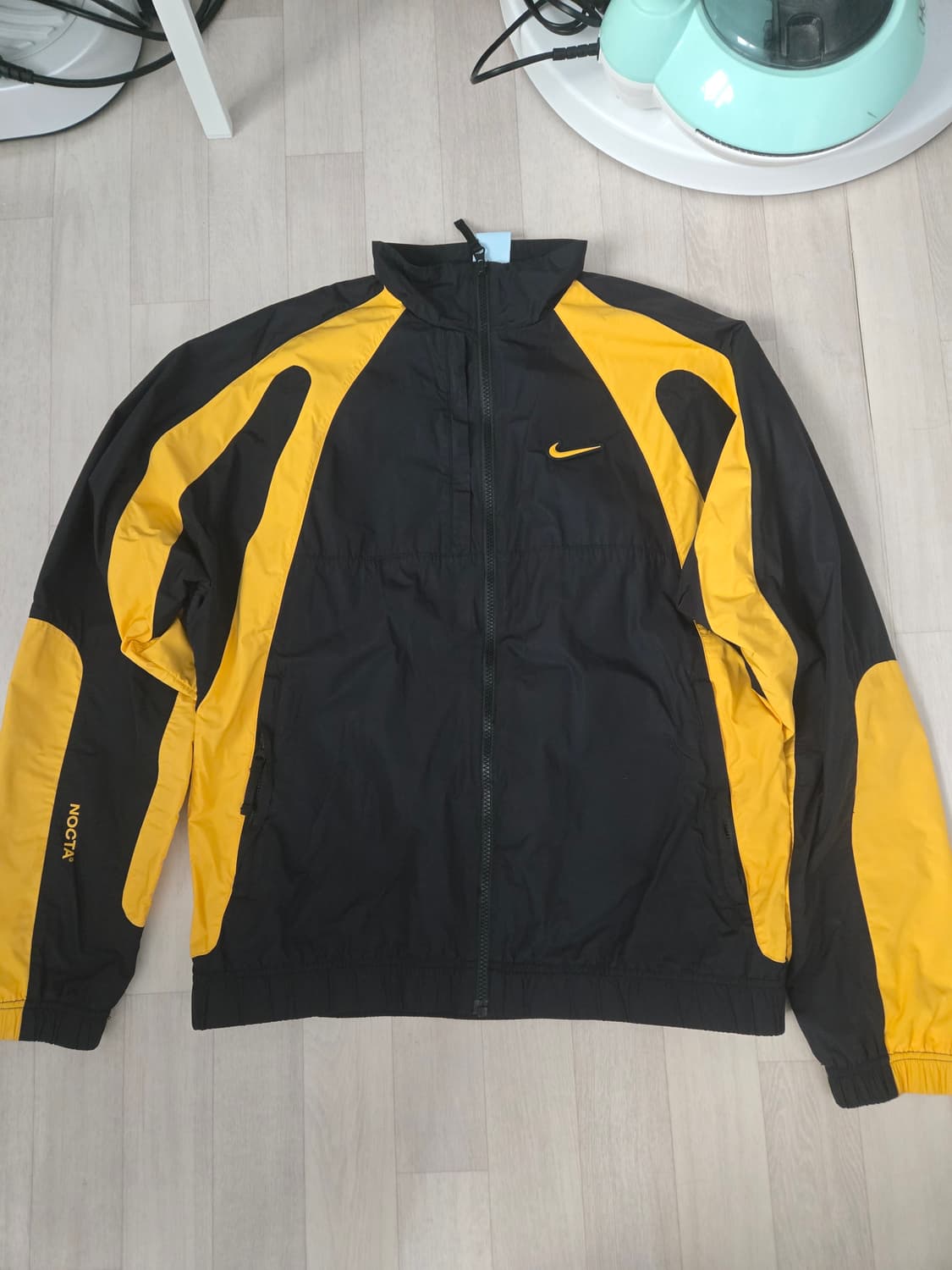 나이키 NOCTA 트랙 자켓 & 바지 블랙/옐로우 상품이미지1