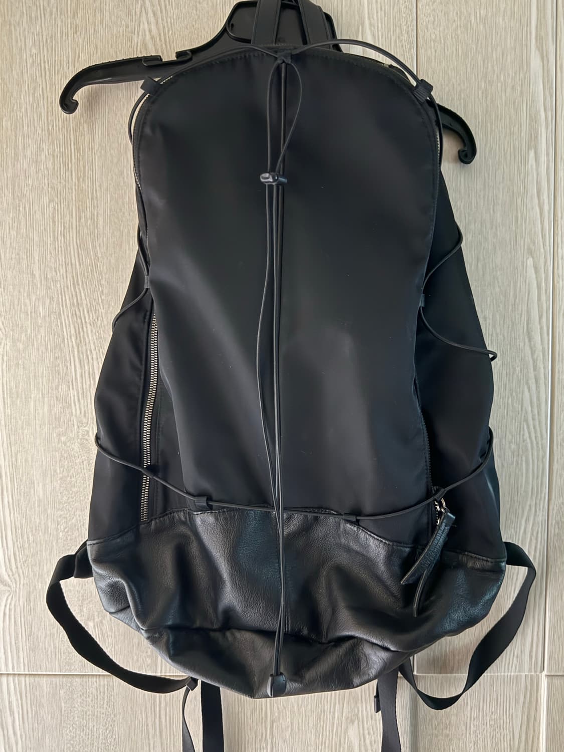 해칭룸 레더백 상품이미지1