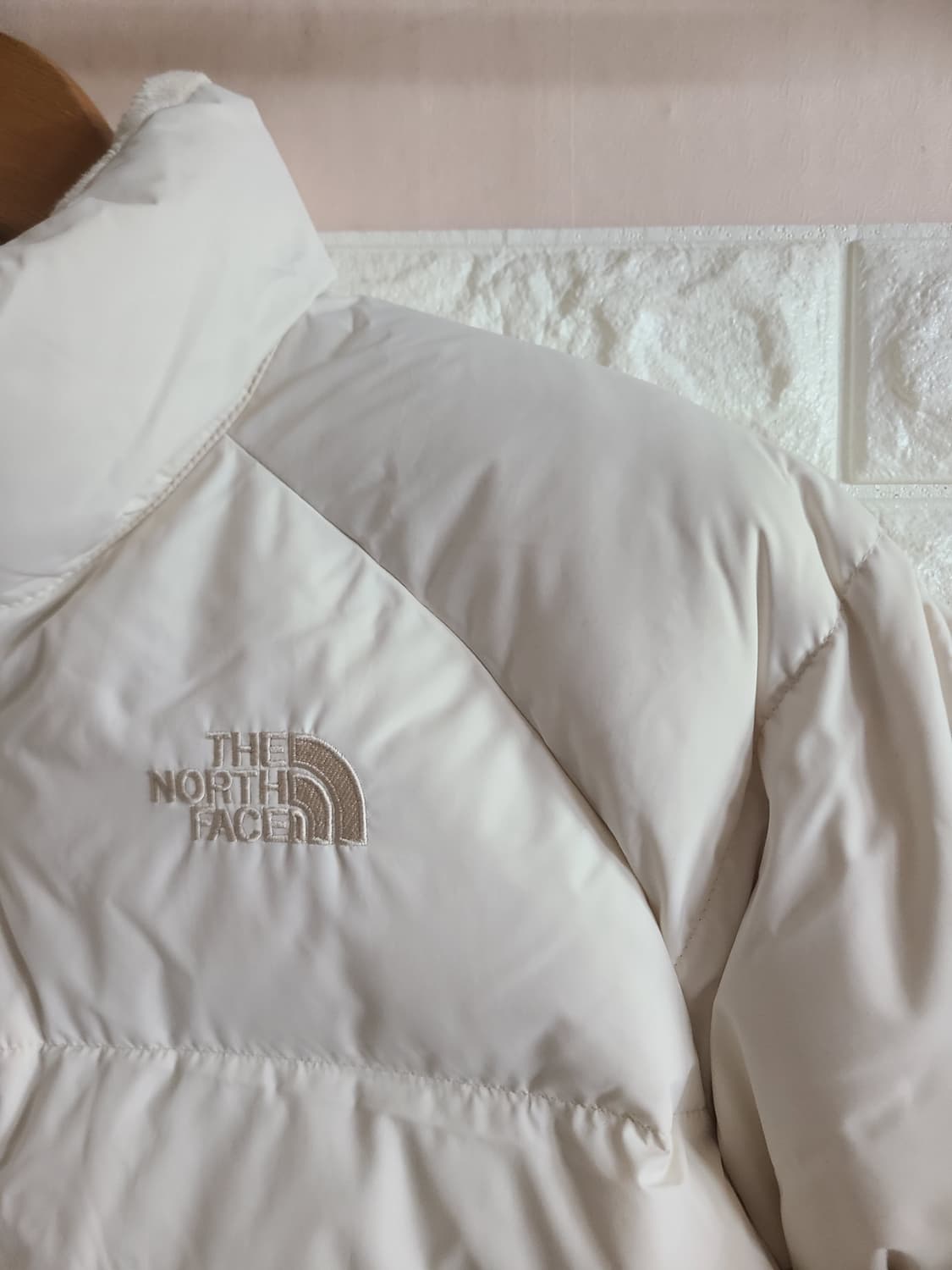 노스페이스 아이보리 숏패딩(55-66) 상품이미지2
