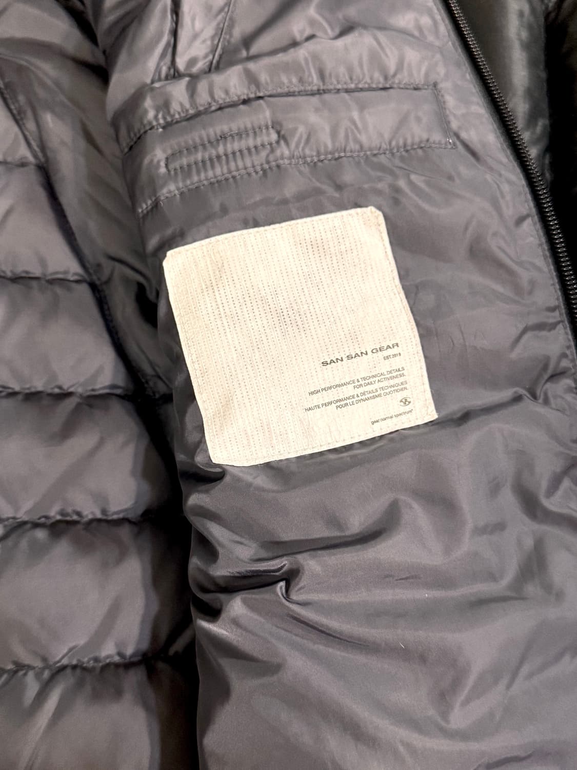 SANSAN GEAR  Paneled Puffer Jacket Black 상품이미지7