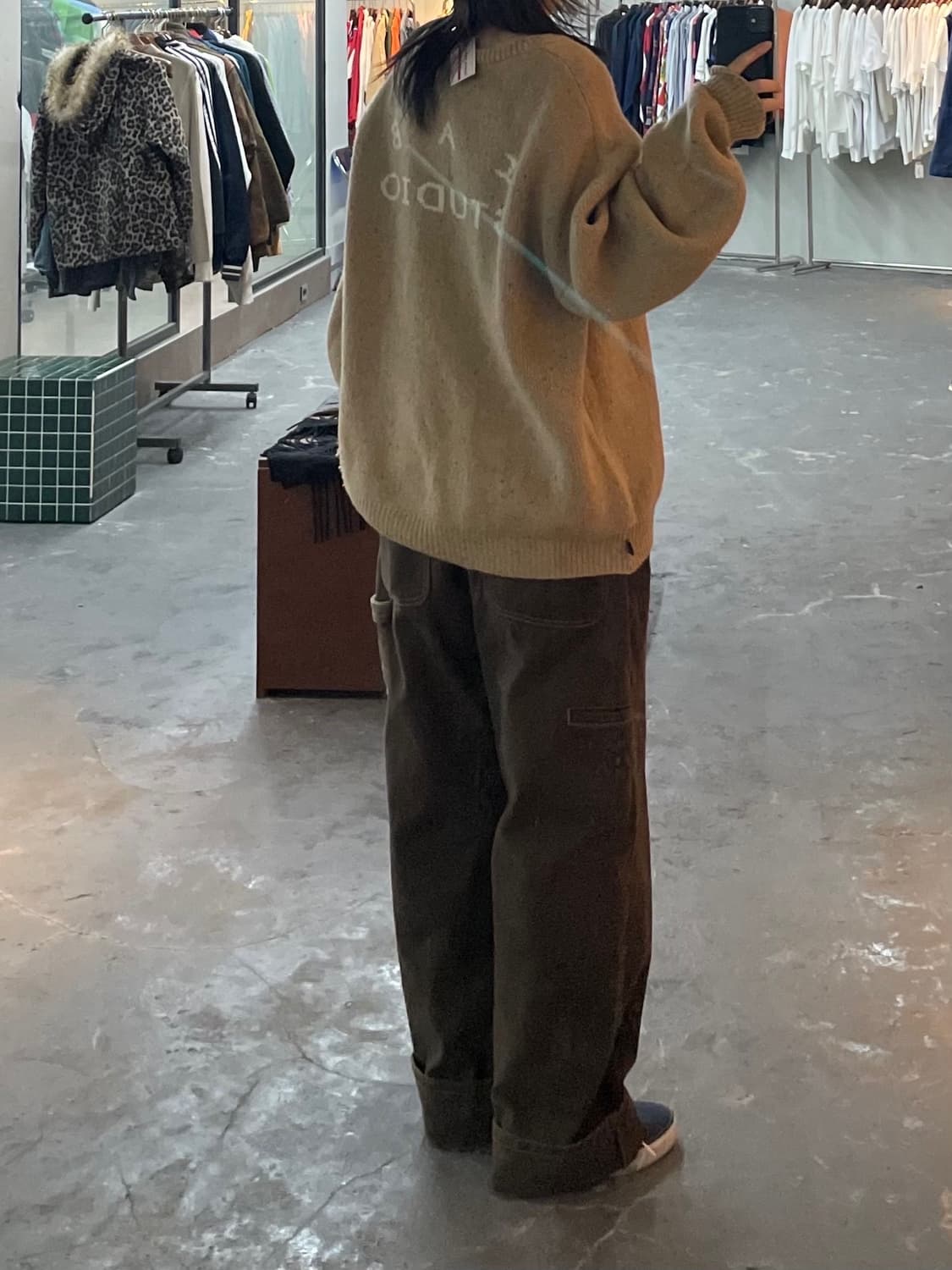 아이앱 스튜디오 x 새들러 하우스 니트치즈 스웨터 H1193 상품이미지2