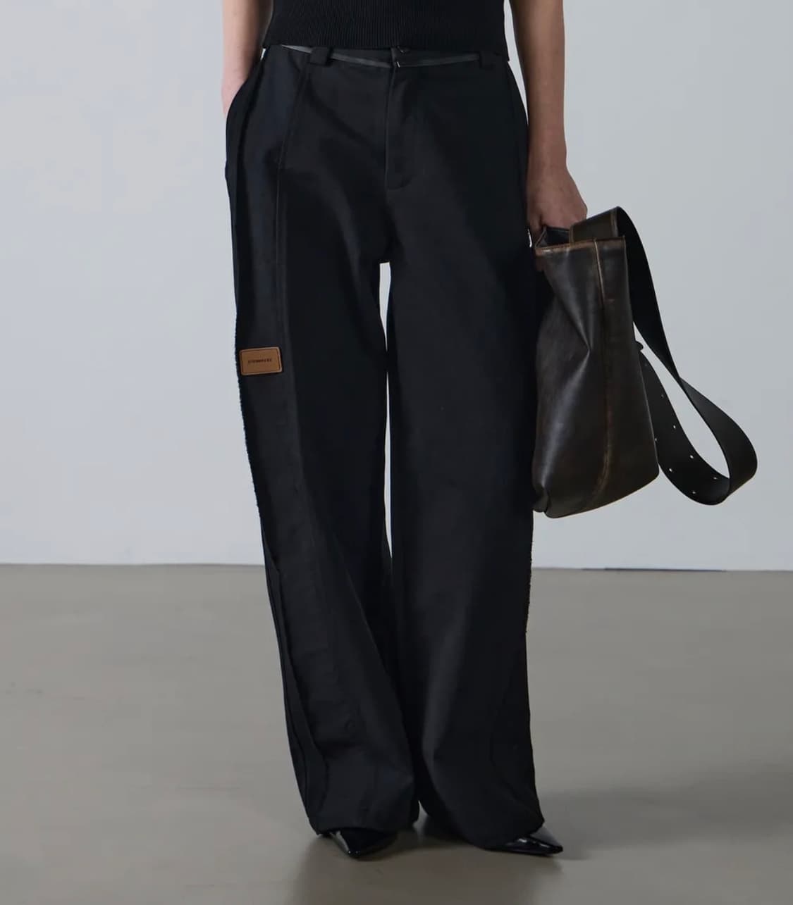 신앤리 언피니쉬드 와이드 코튼 팬츠 블랙 상품이미지1