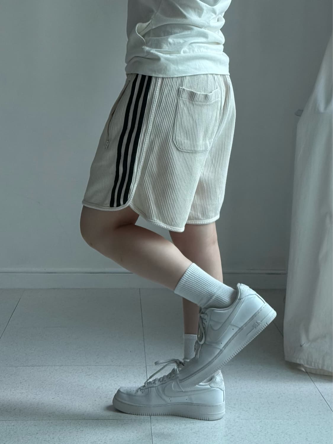 아디다스 아이보리 와플 반바지 상품이미지3