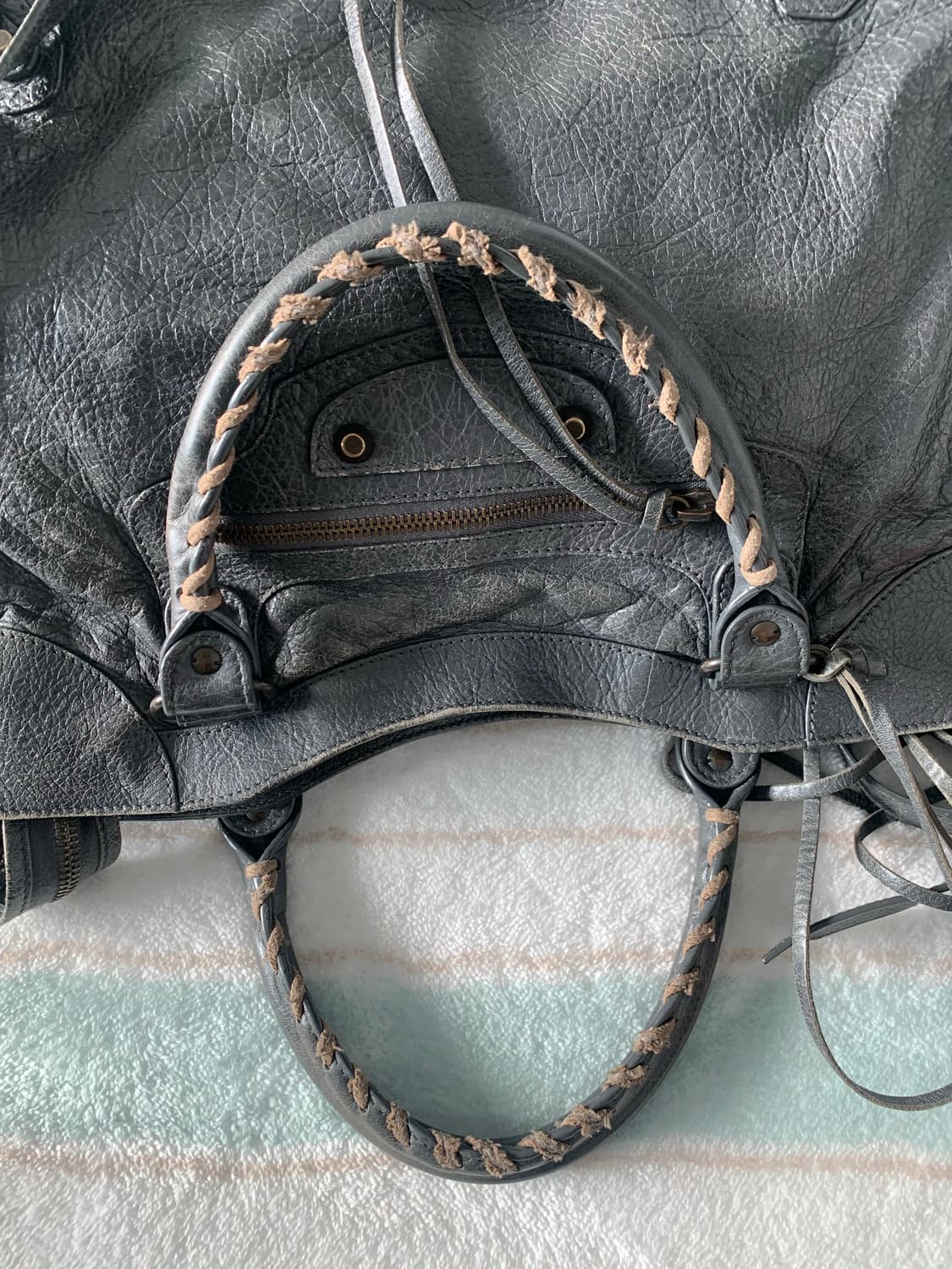 발렌시아가 클래식 시티 벨로백 상품이미지9