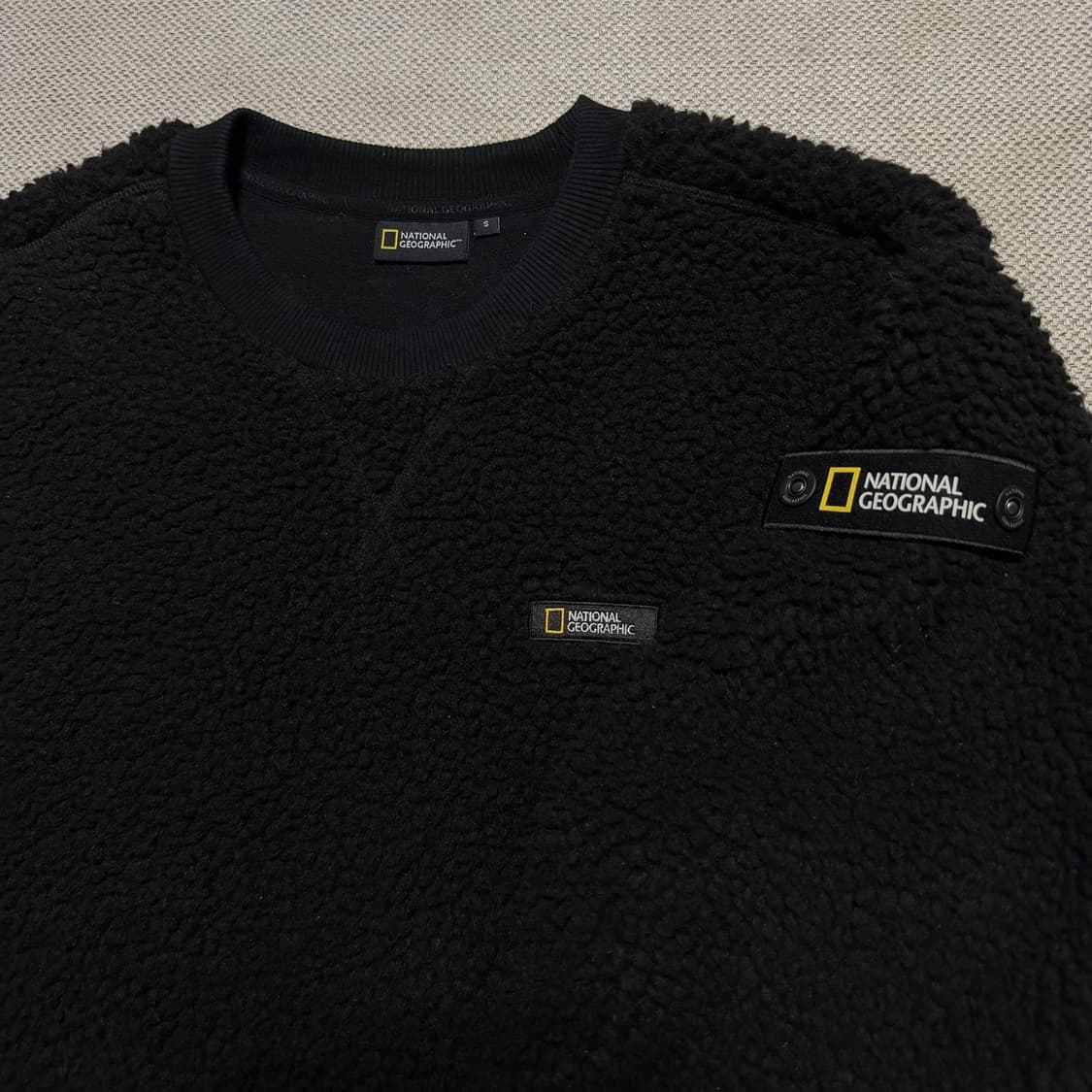 내셔널지오그래픽 뽀글이 플리스 맨투맨 상품이미지2