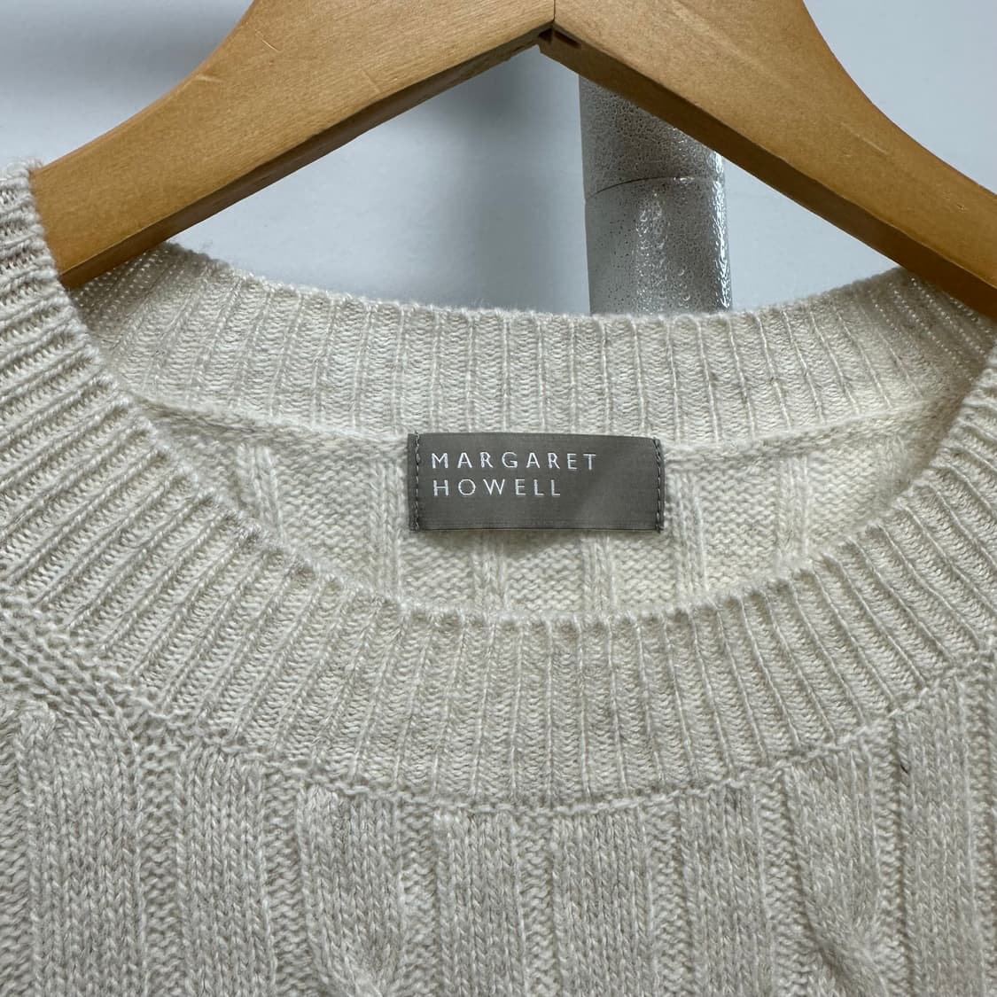 마가렛호웰 캐시미어 울 꽈배기 니트 상품이미지4
