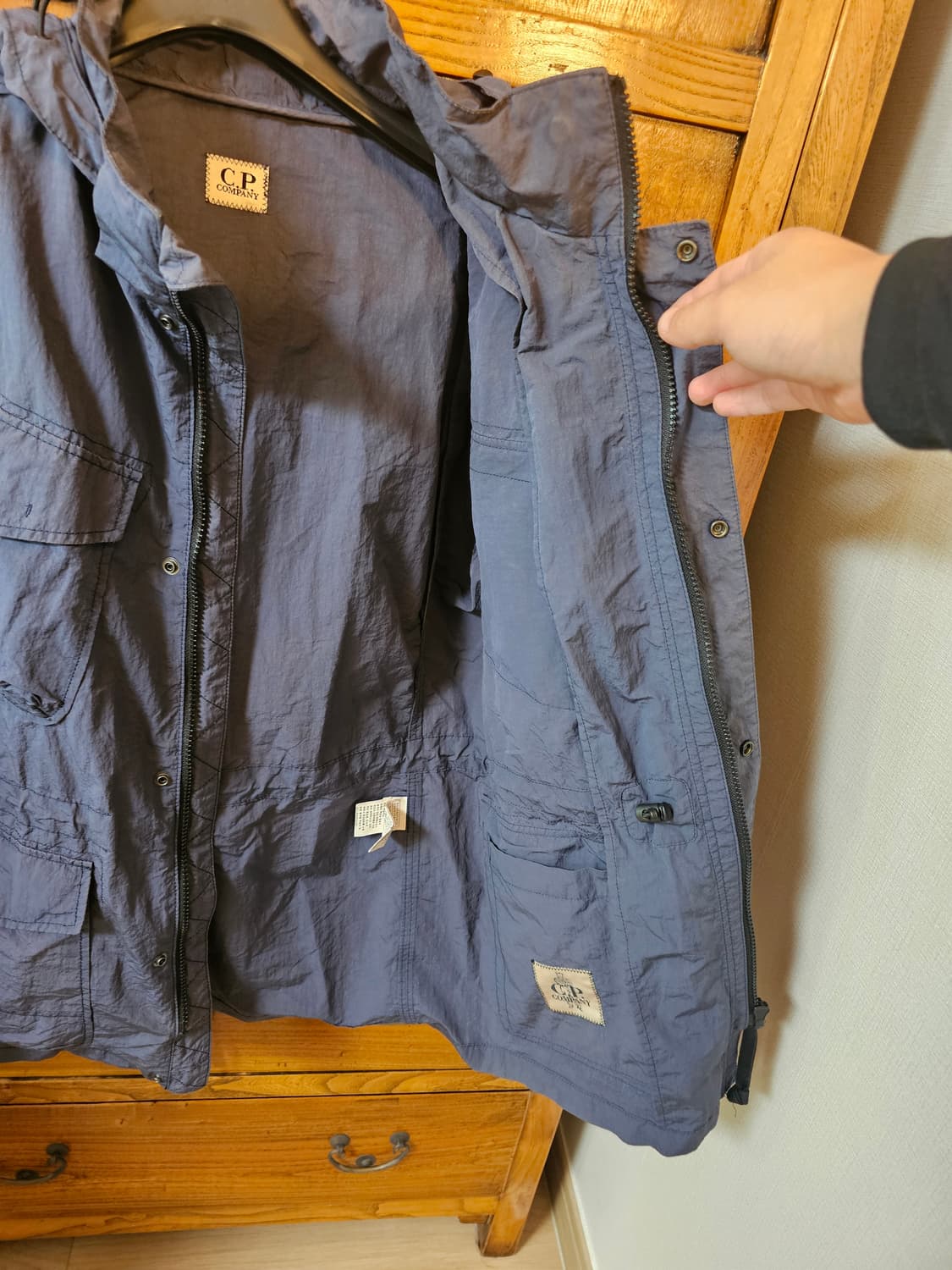 cp컴퍼니 씨피 한글택 정품 95사이즈 나일론 야상 바람막이 자켓 팔아요 상품이미지5