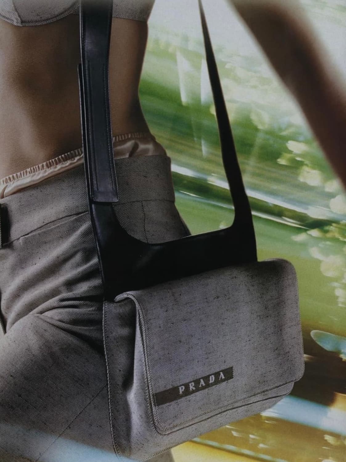 프라다 스웨이드 레더스트랩 크로스백 상품이미지6