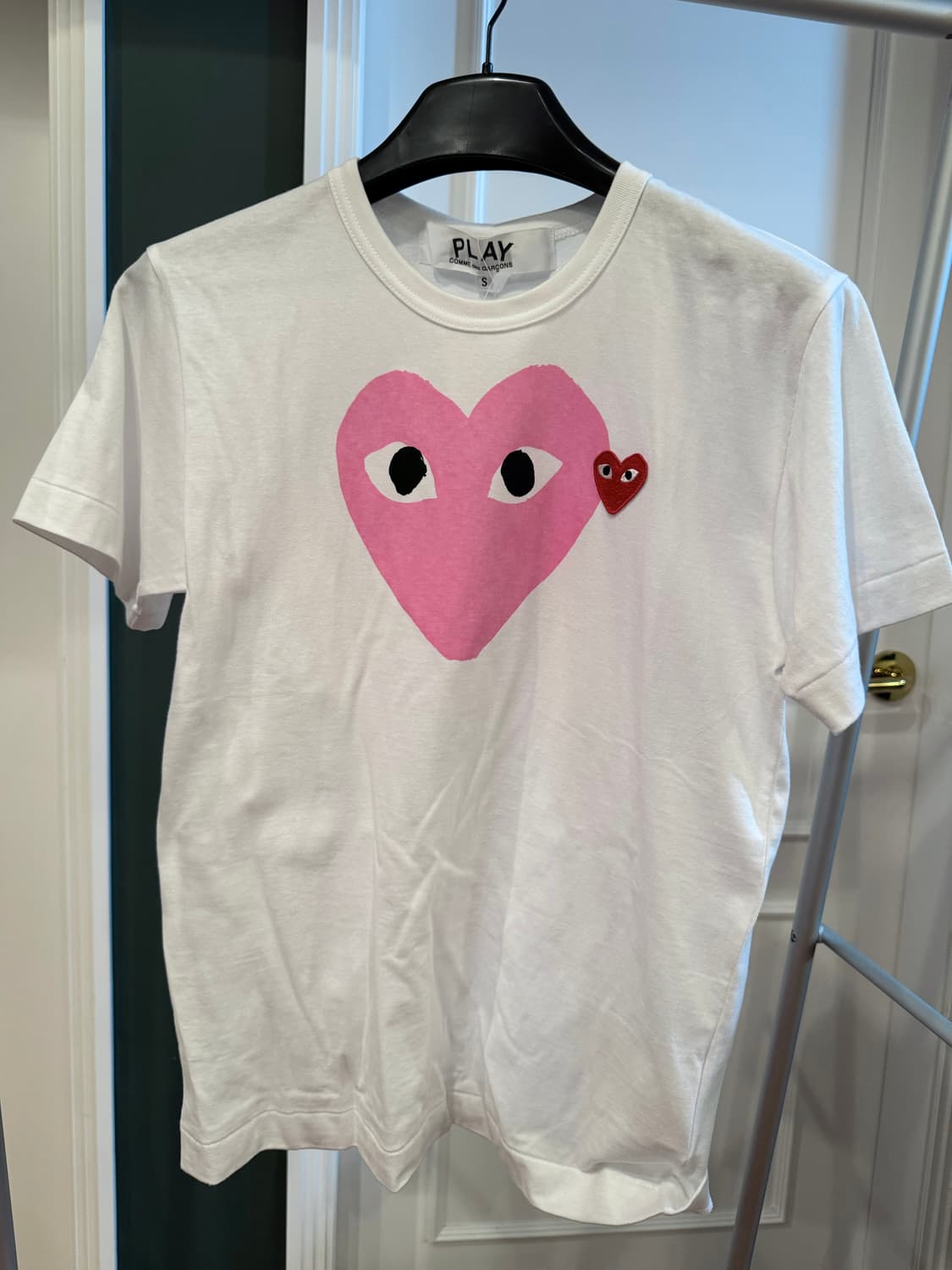 플레이 꼼데가르송 레드하트 티셔츠 핑크 상품이미지1