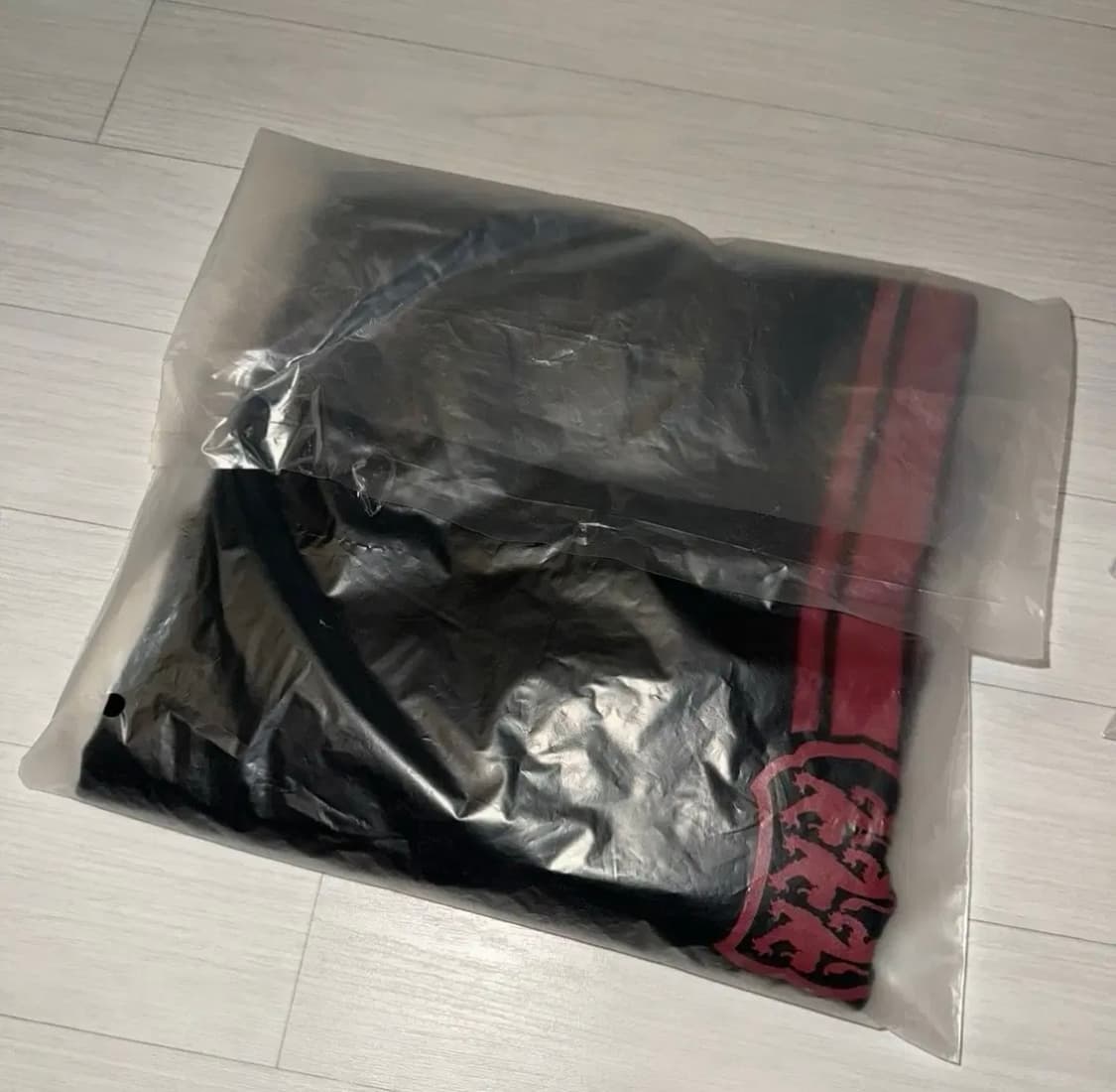 MLK 3line 패치 오프숄더 맨투맨 상품이미지2