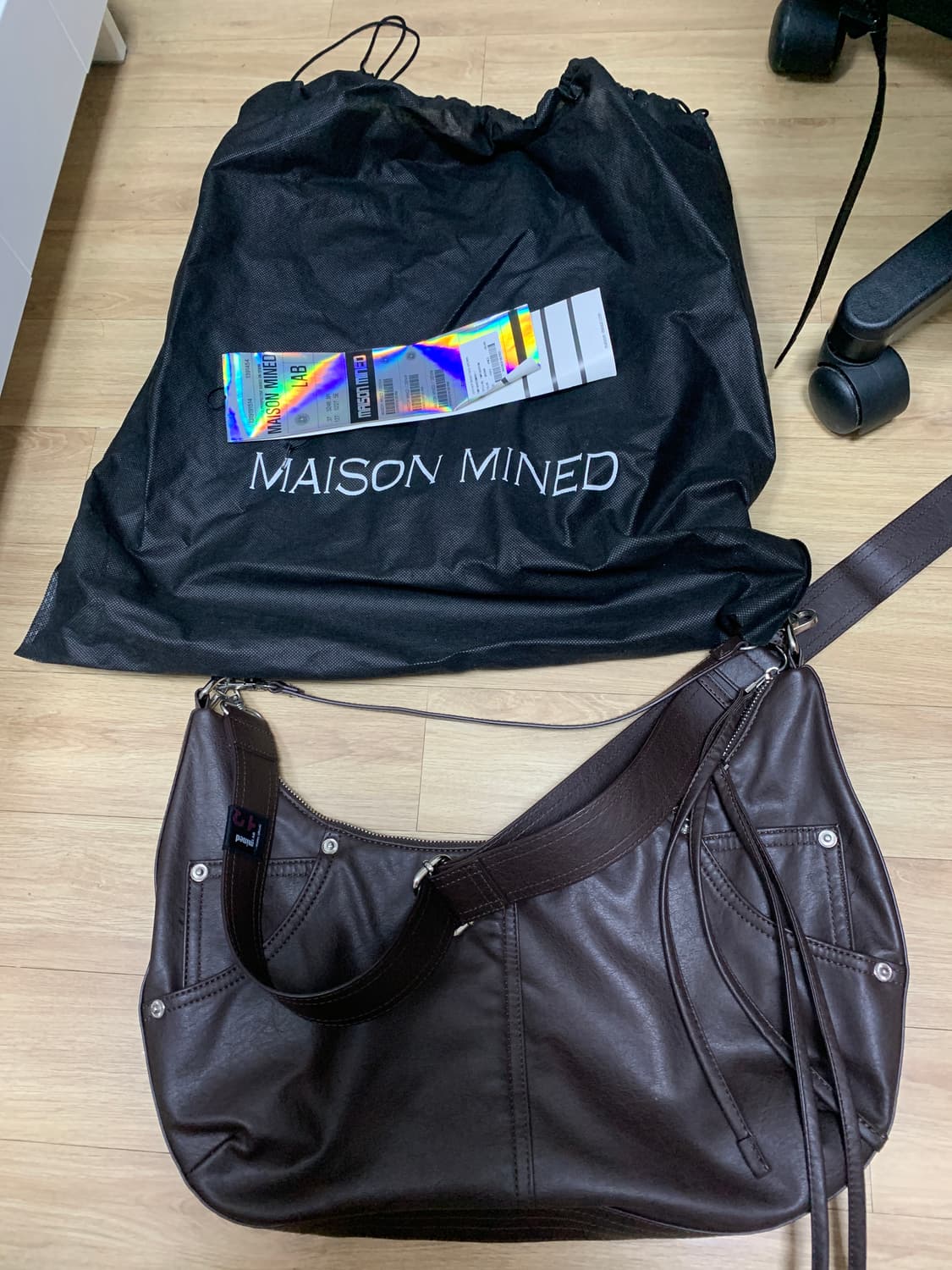 메종미네드 레더 새들 백 브라운 상품이미지2