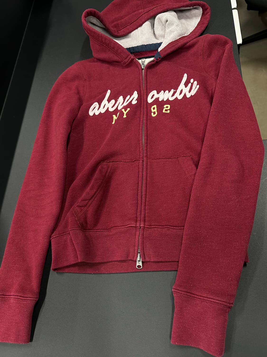 아베크롬비 버건디 자수로고 슬림핏 후드 집업 상품이미지4