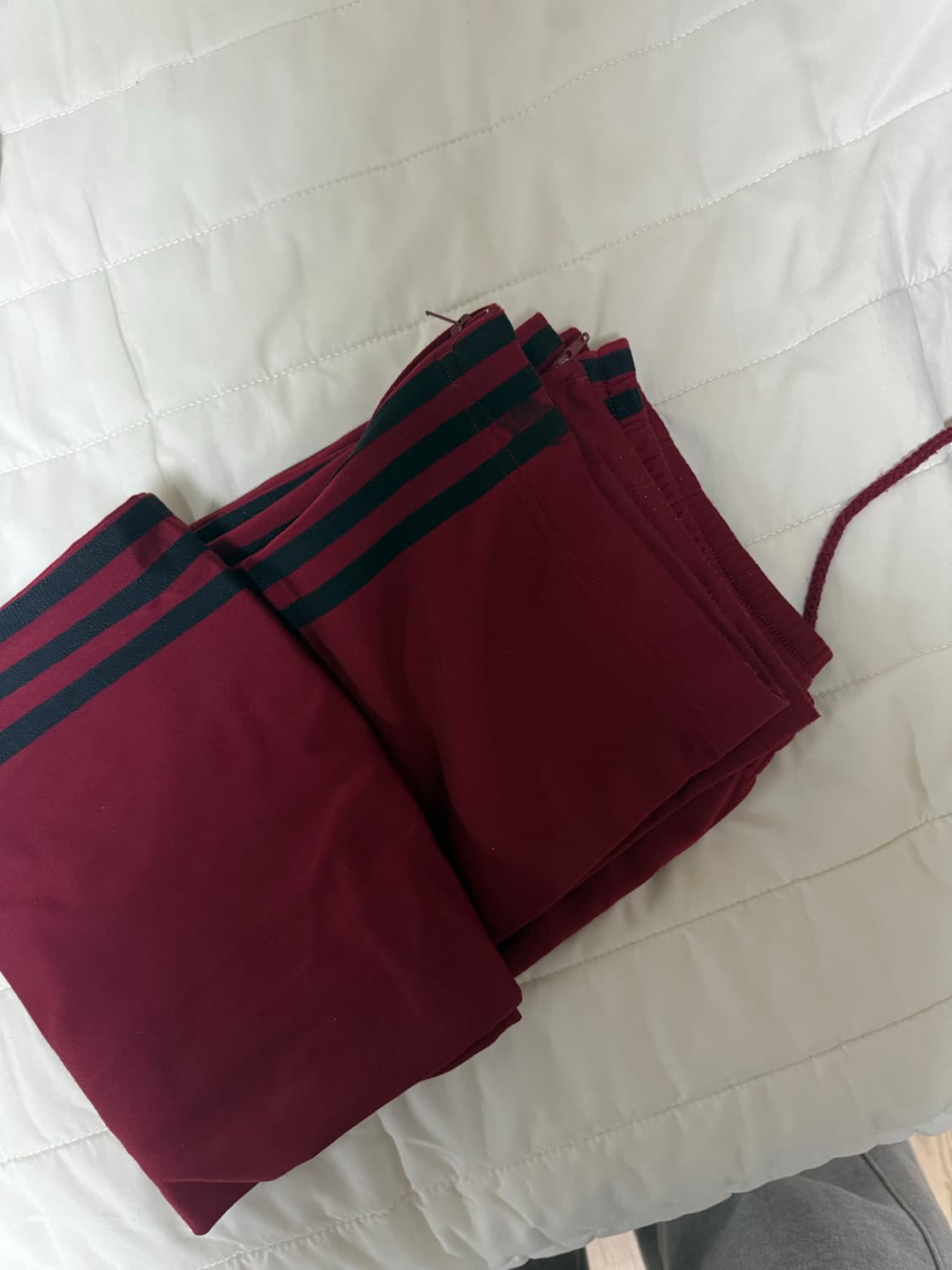 아디다스 버건디 트랙팬츠 파이어버드 상품이미지2