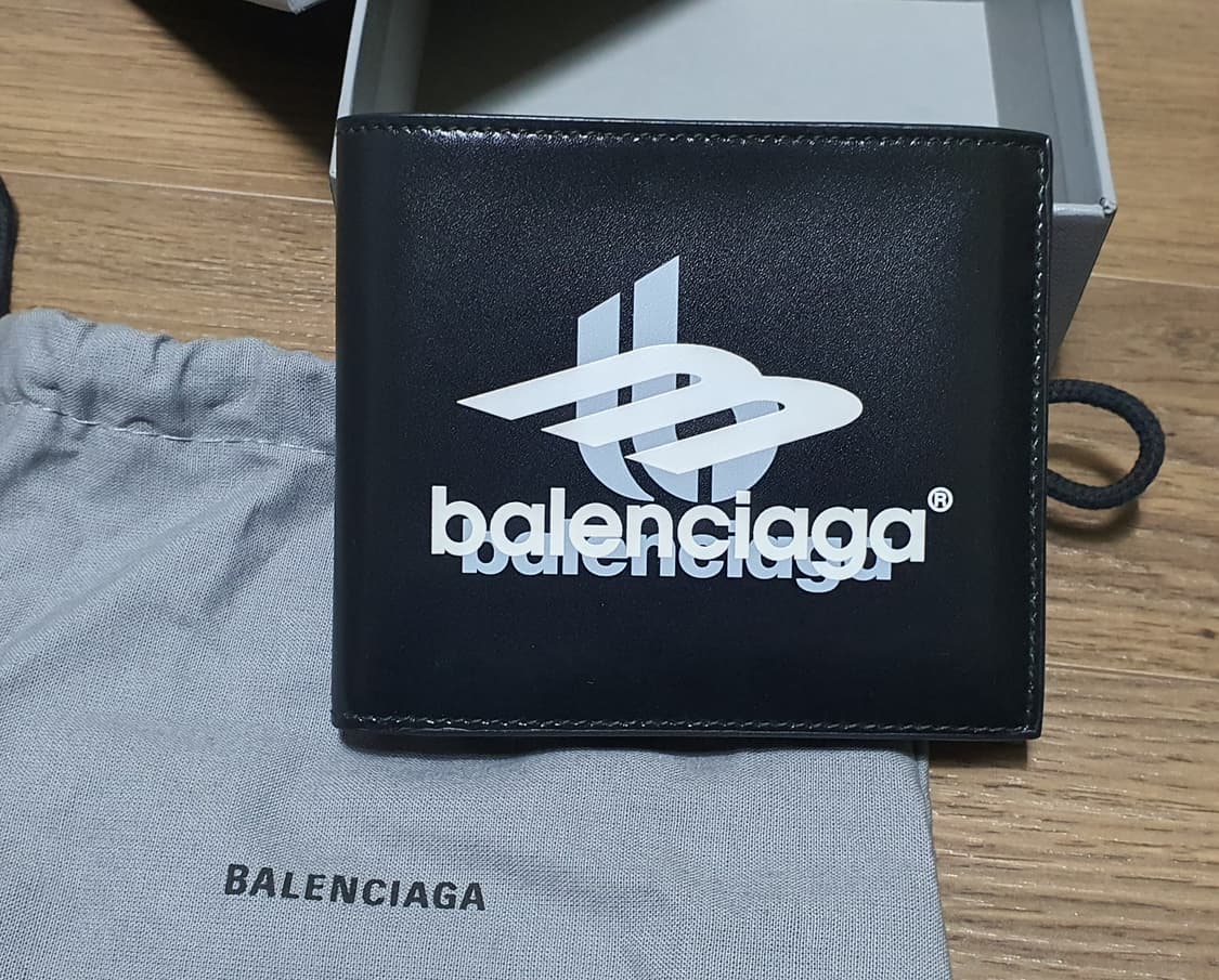 발렌시아가 레이어드 로고 반지갑 상품이미지1