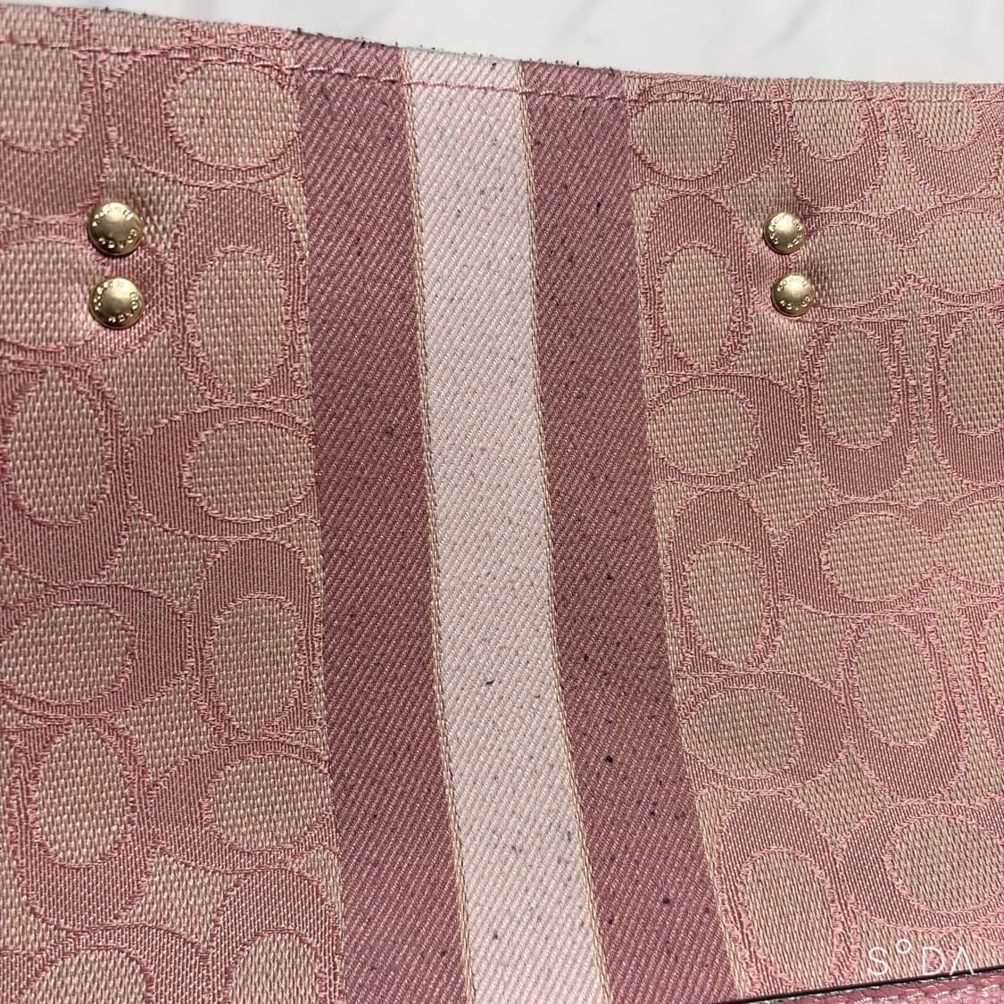 코치 핑크 시그니처 캔버스 토트겸 크로스백 상품이미지6