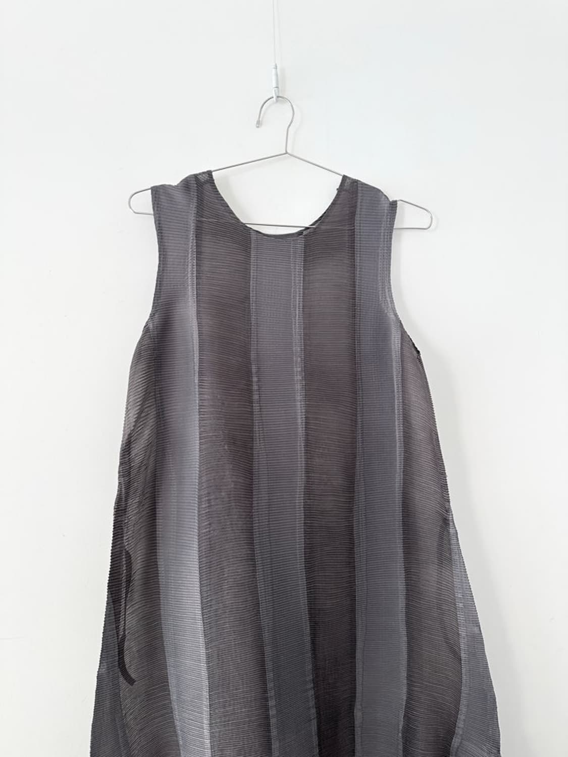 Horizontal panel strap pleats ops & top  상품이미지2