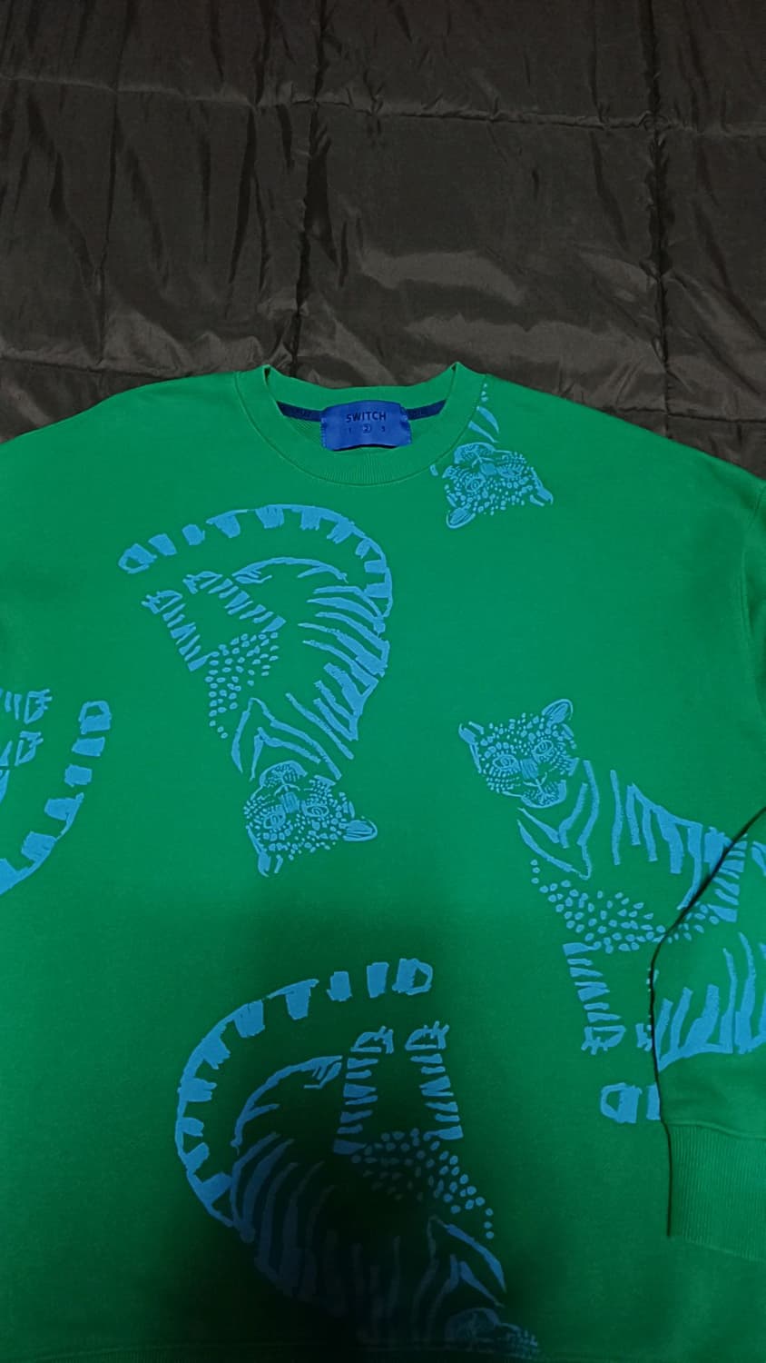 스위치123 호랑이맨투맨 105 가슴59 기장70 상품이미지2