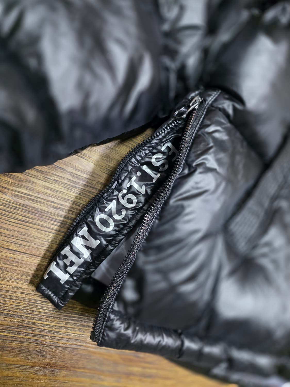 NFL 블랙 글로시 여성 숏패딩 상품이미지5