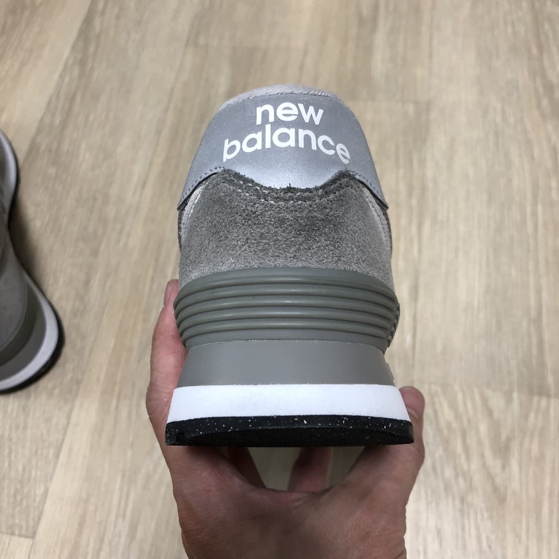 (245) 뉴발란스 New Balance 574 스웨이드 그레이 상품이미지5