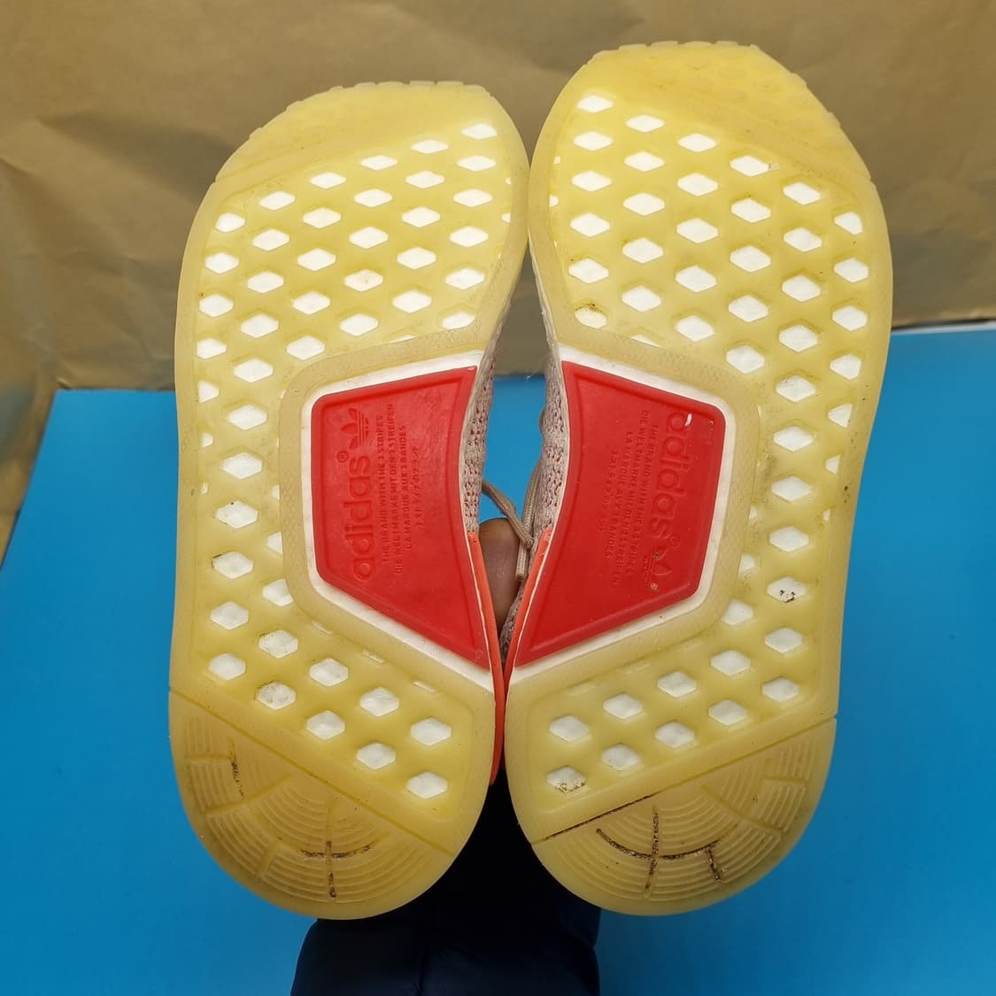 아디다스 NMD R1 여성운동화225 상품이미지3