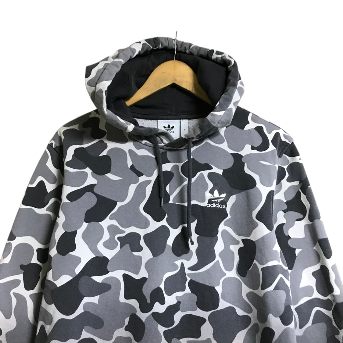 아디다스 카모 후드티 상품이미지1