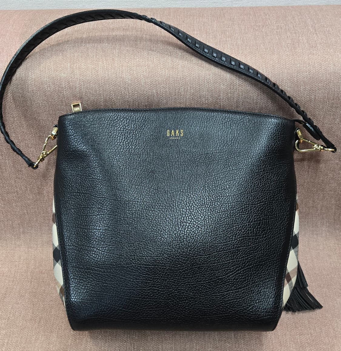 닥스 블랙 체크배색 가죽 숄더백상태상급 상품이미지1