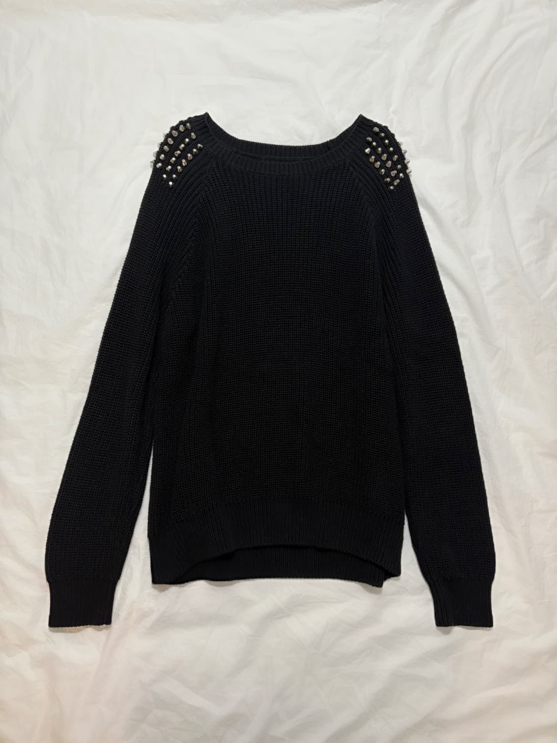 스터드 블랙 니트 상품이미지1