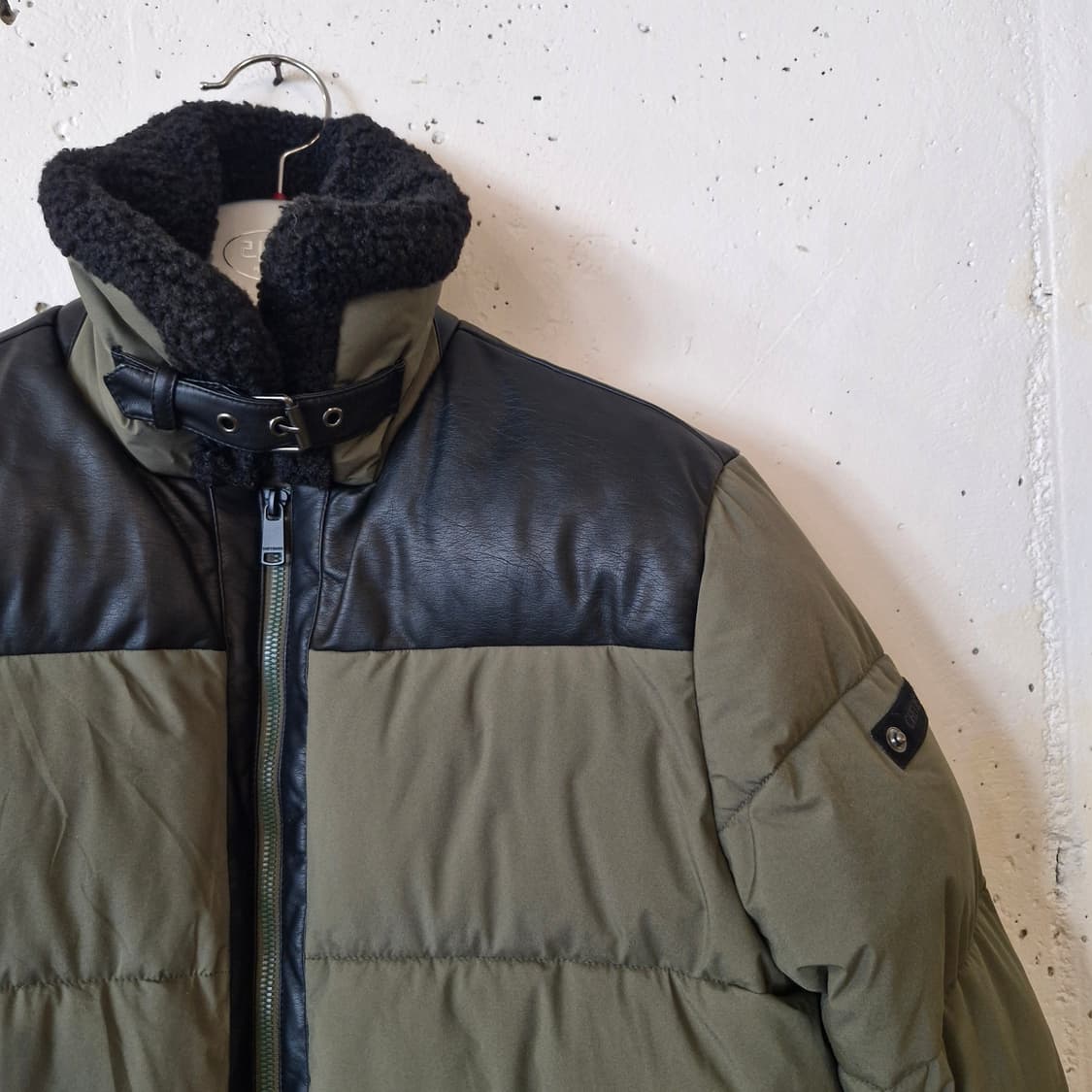 무스탕 패딩 95~100 상태엄청좋음 상품이미지3