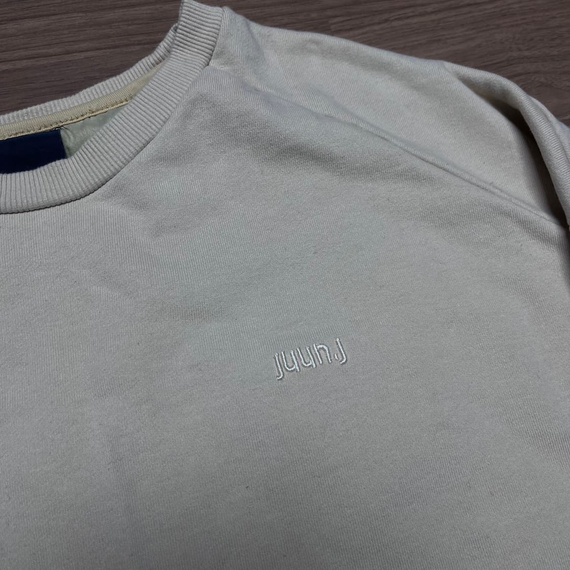 105 준지 20FW 엠브로이더리 맨투맨 상품이미지3