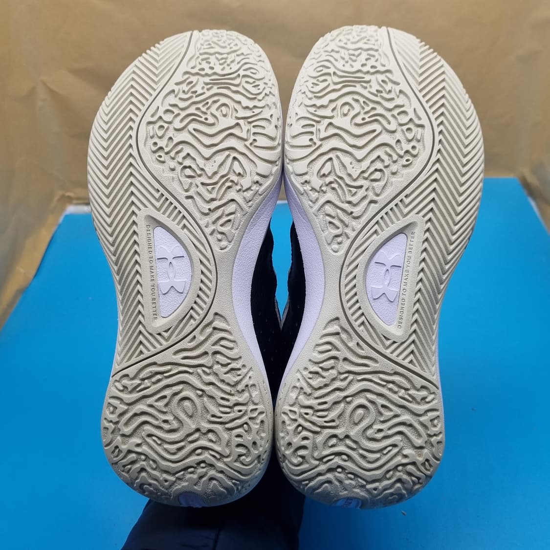 언더아머 락다운7 농구화265 상품이미지3