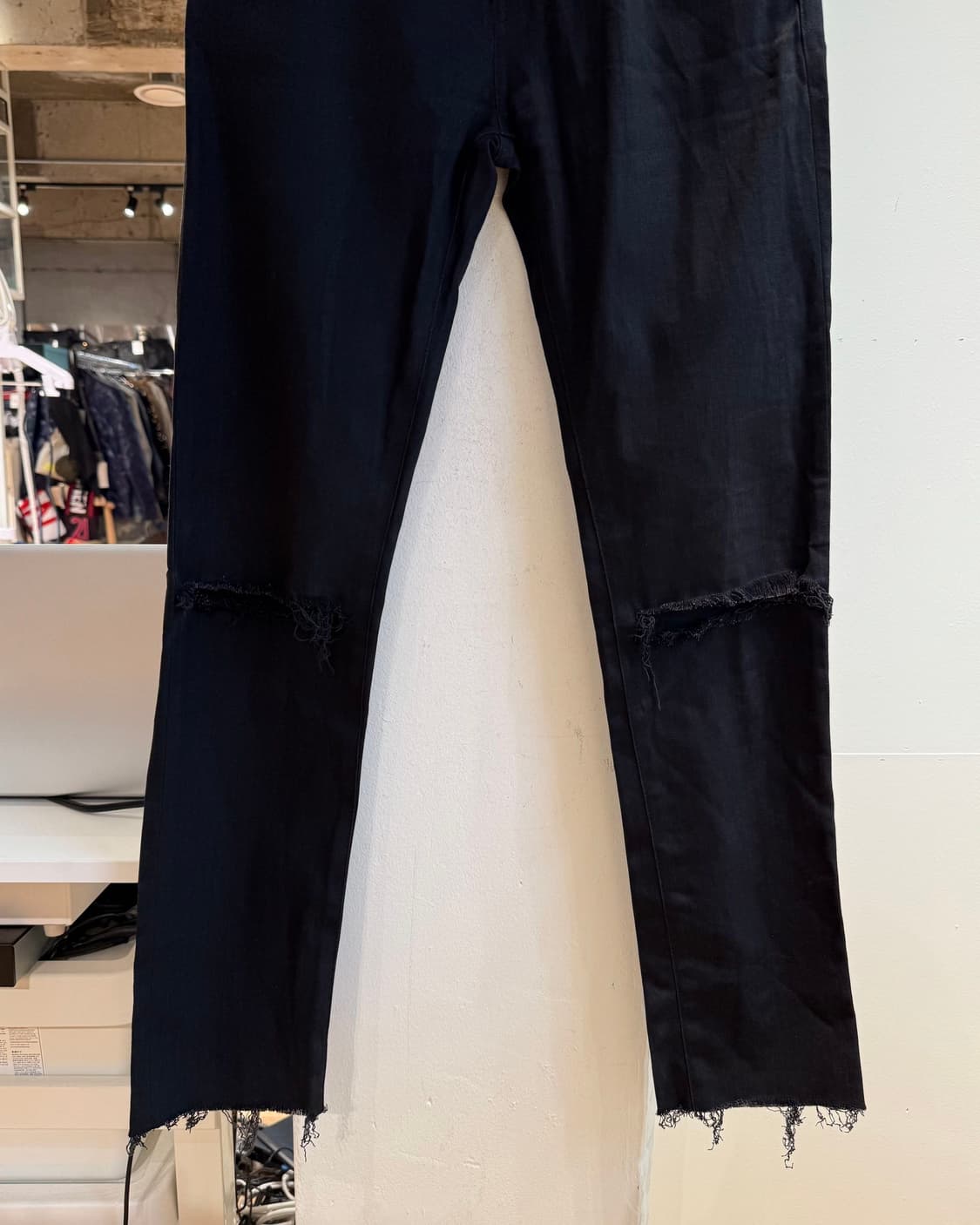 생로랑 블랙 데님 디스진 팬츠  상품이미지4