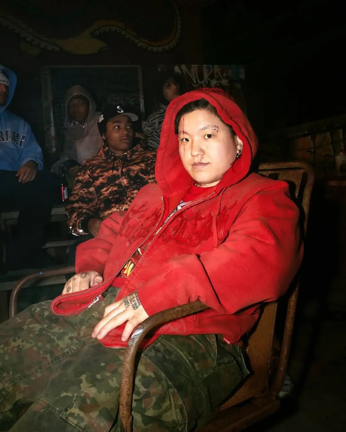 슈프림 레더 아플리케 집업 후드 스웨트셔츠 번트 레드 - 25SS 상품이미지1