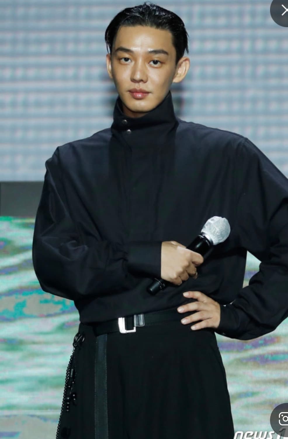 지방시 21fw 하이넥셔츠 유아인 41사이즈 상품이미지10