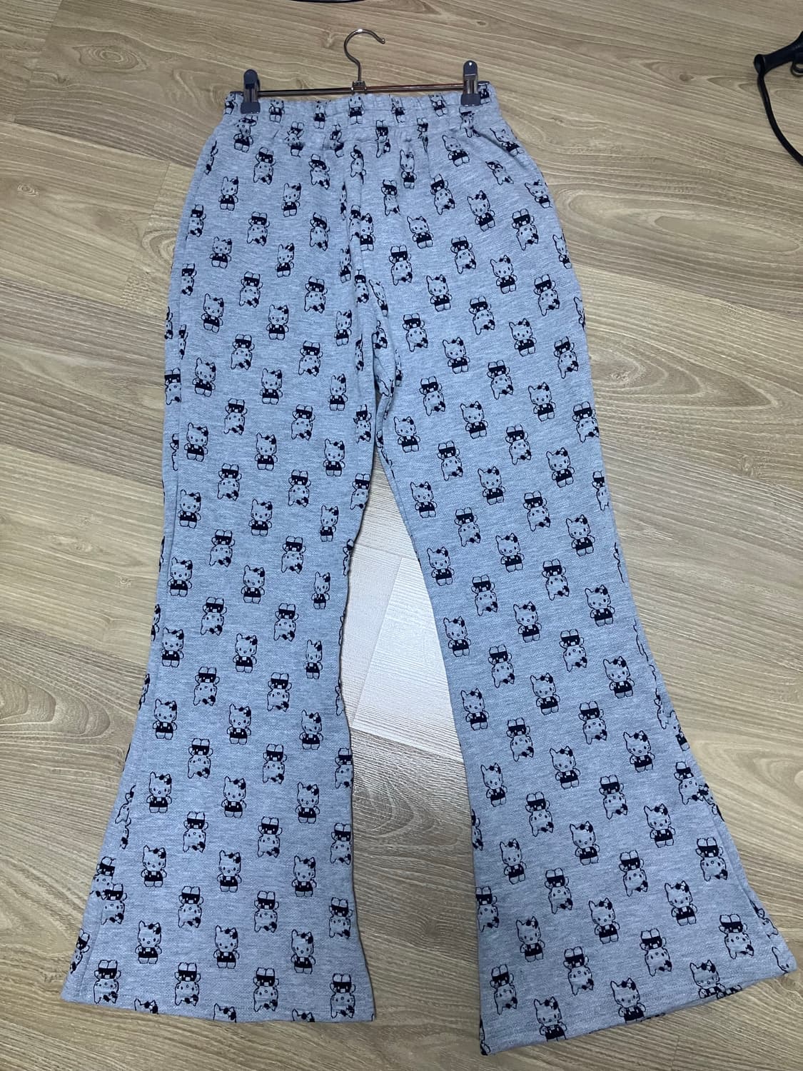 키티 부츠컷 팬츠 상품이미지1