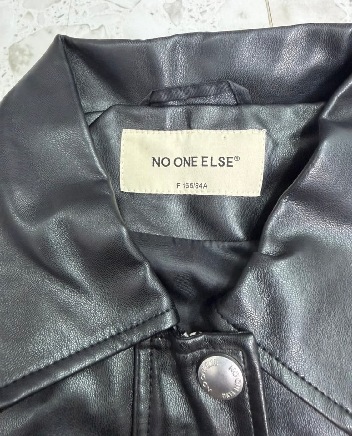 NO ONE ELSE 블랙 가죽 크롭 자켓 상품이미지2