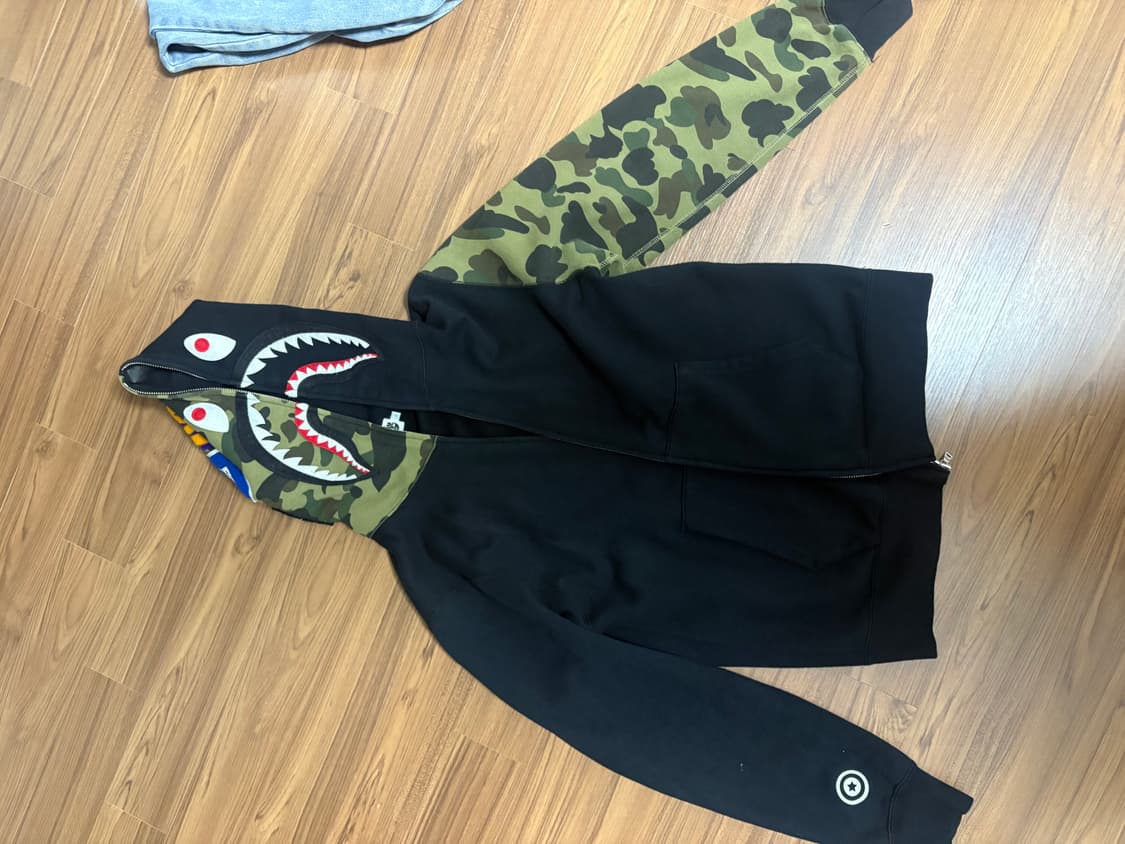 베이프 퍼스트 원카모 녹계 새상품 네고 가능 상품이미지1