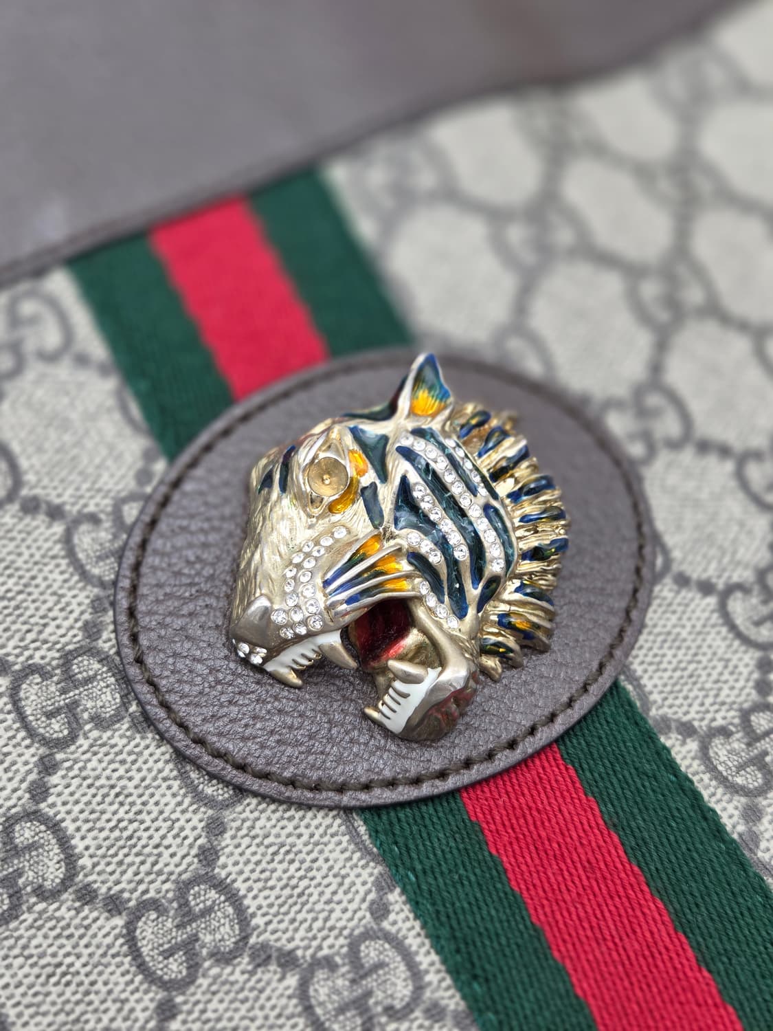 구찌 GG 타이거 헤드 라자 숄더 537219 상품이미지4