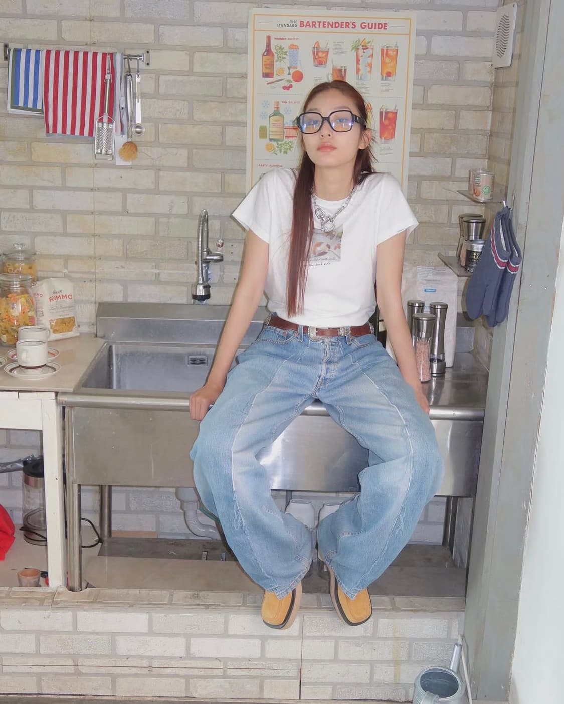 아옵트 x bella wooyoug 빈티지 스타일 티셔츠 상품이미지8