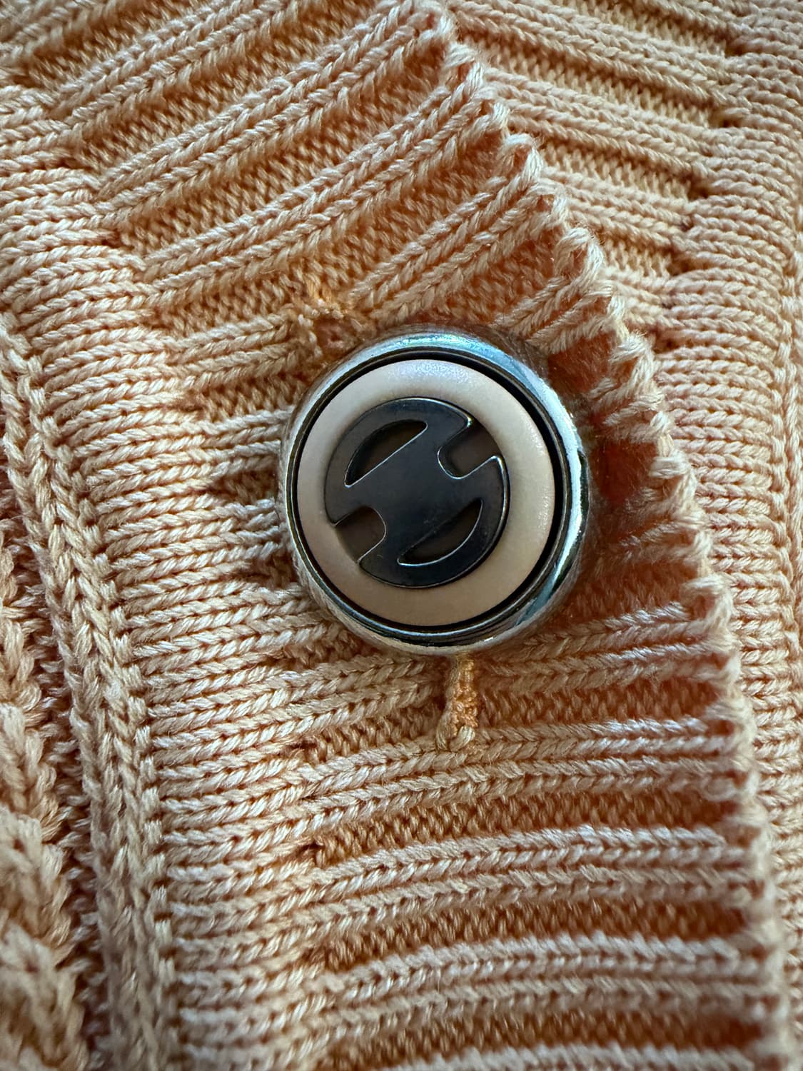 셀린느 슬림핏 가디건 상품이미지4