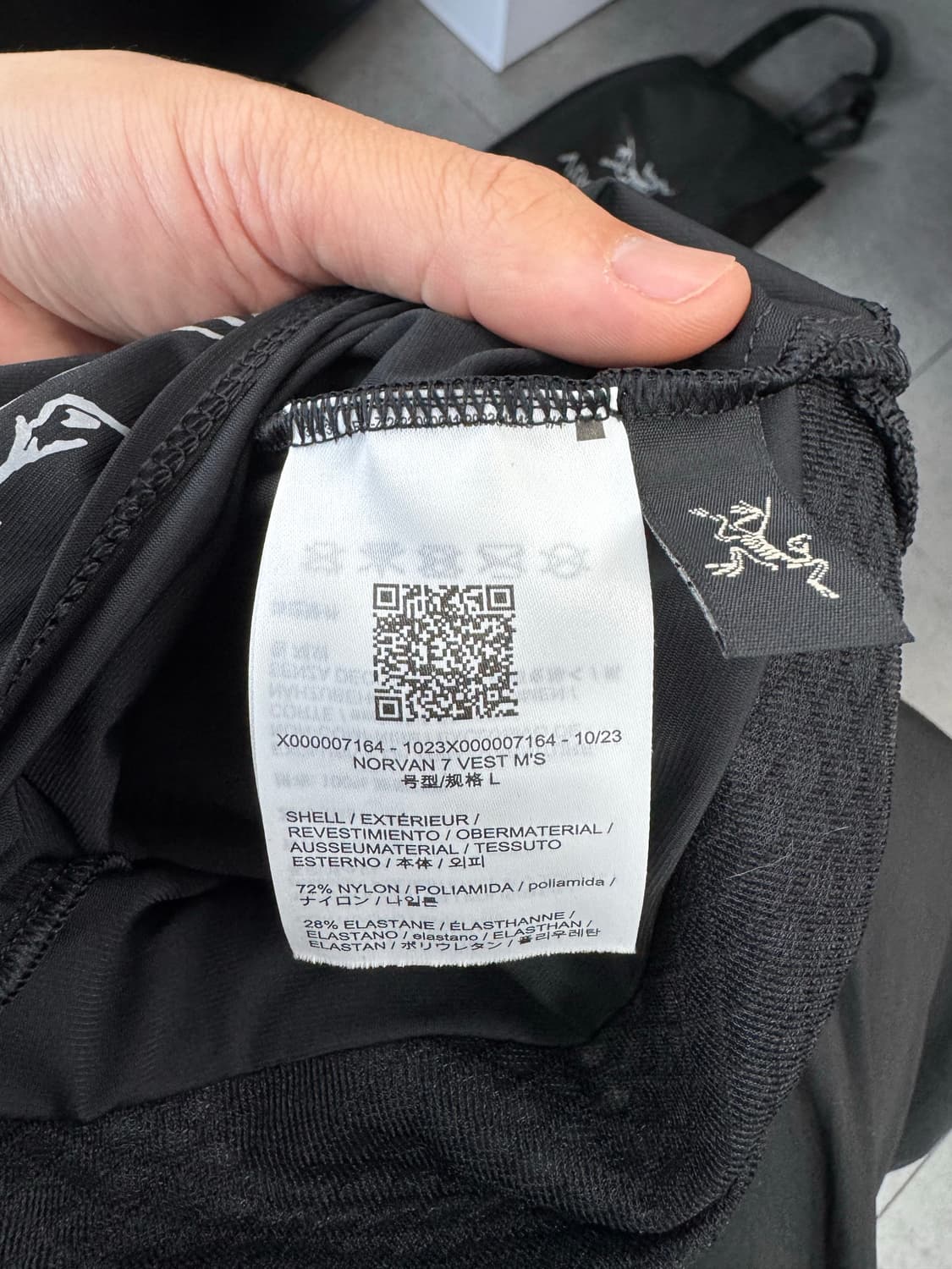 아크테릭스 노반7 베스트 블랙 L 상품이미지4