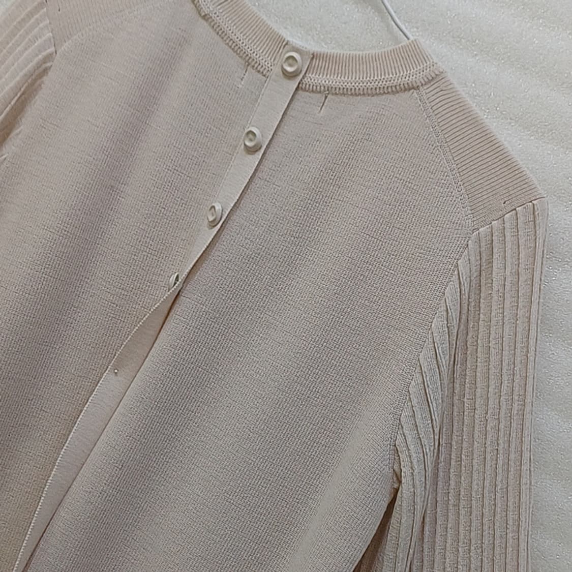 한섬 마인 울 라운드 니트 여성 90 F 셔링벌룬소매 베이지 사랑봉봉 상품이미지4