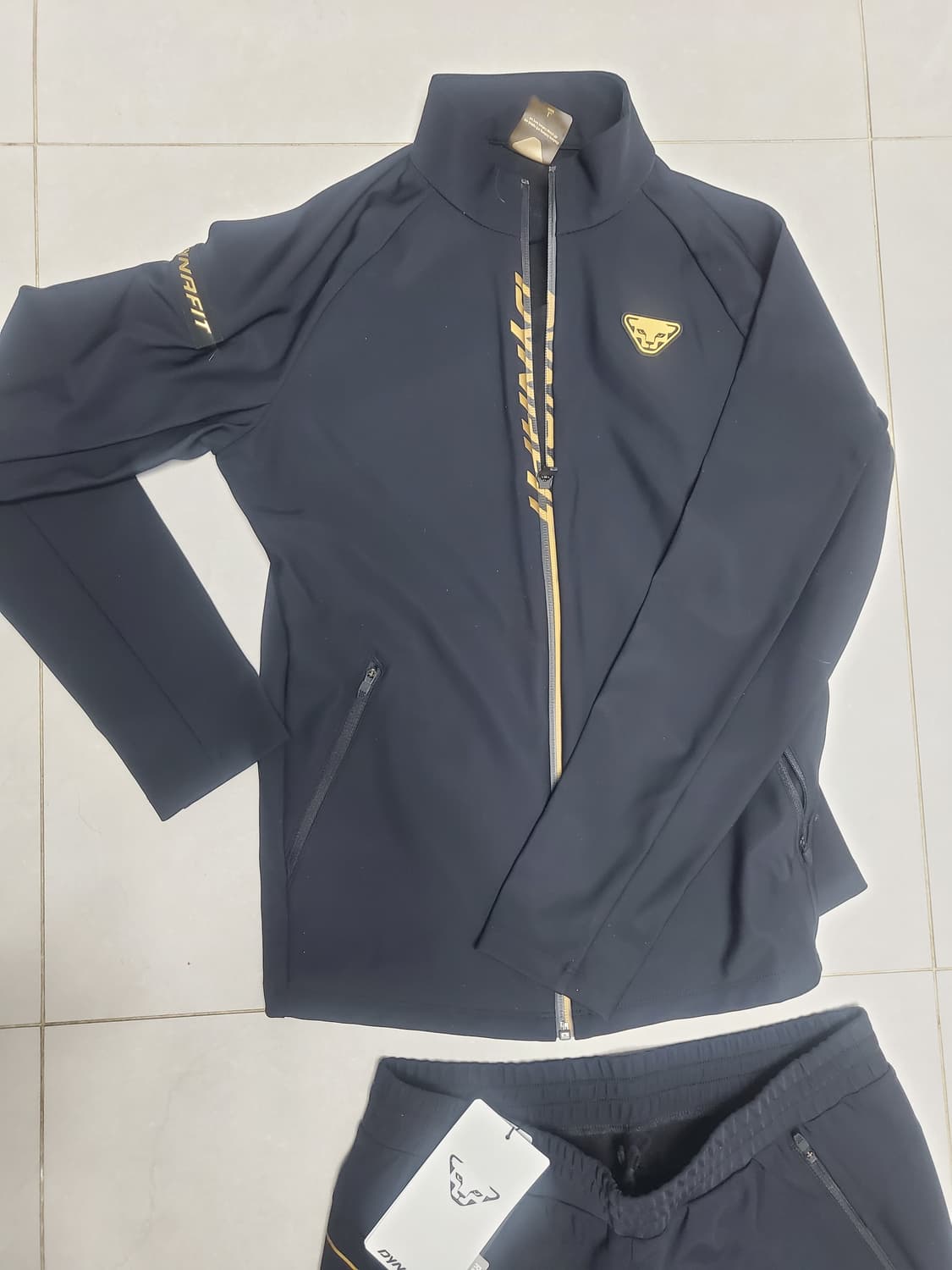 다이나핏 정품 트레이닝 세트L(95) 상품이미지2