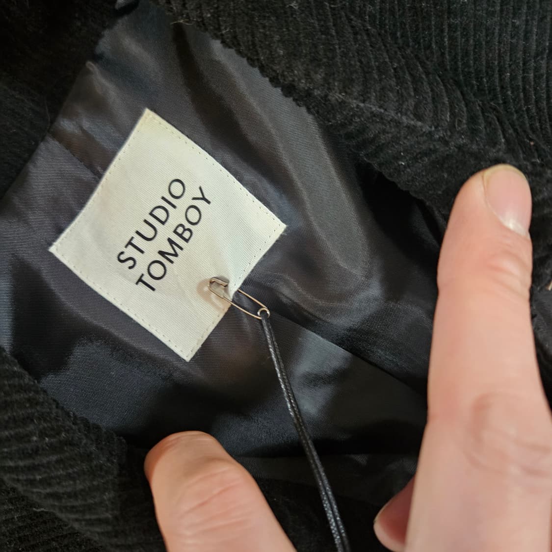 (새상품) 스튜디오톰보이 22fw 코듀로이 카라넥 맥시 벨티드 코트 상품이미지7