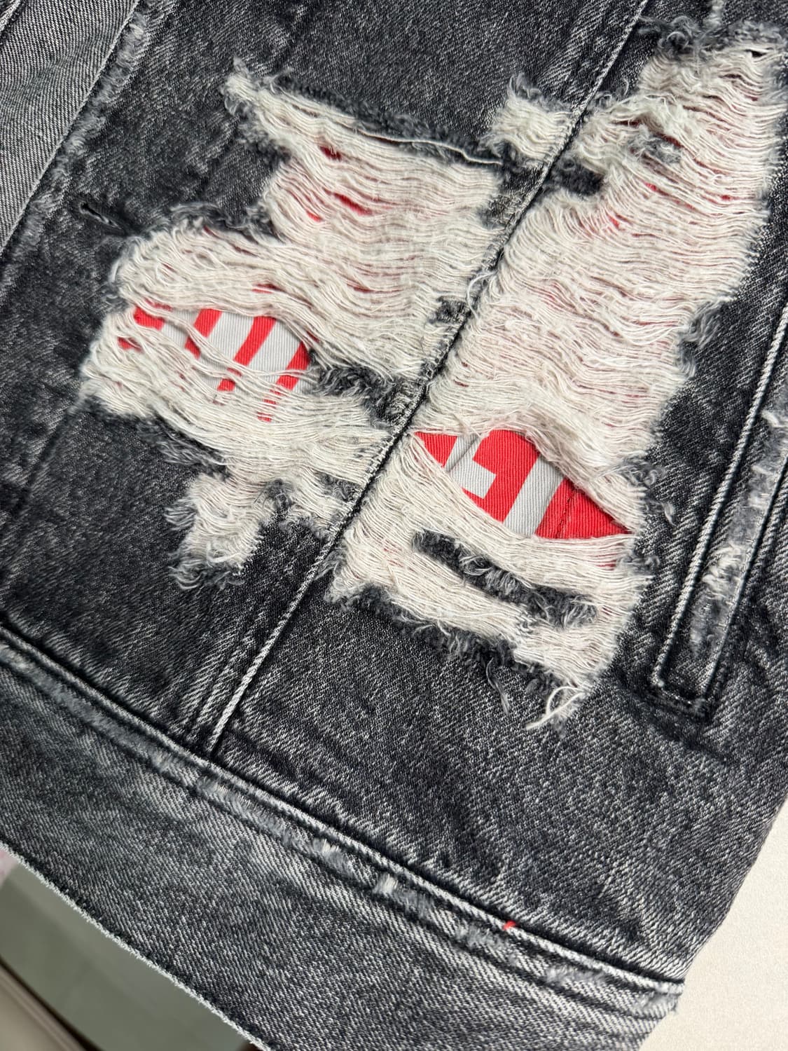 Made in Italy🇮🇹 디젤 디스트레스 흑청 데님 자켓 상품이미지10