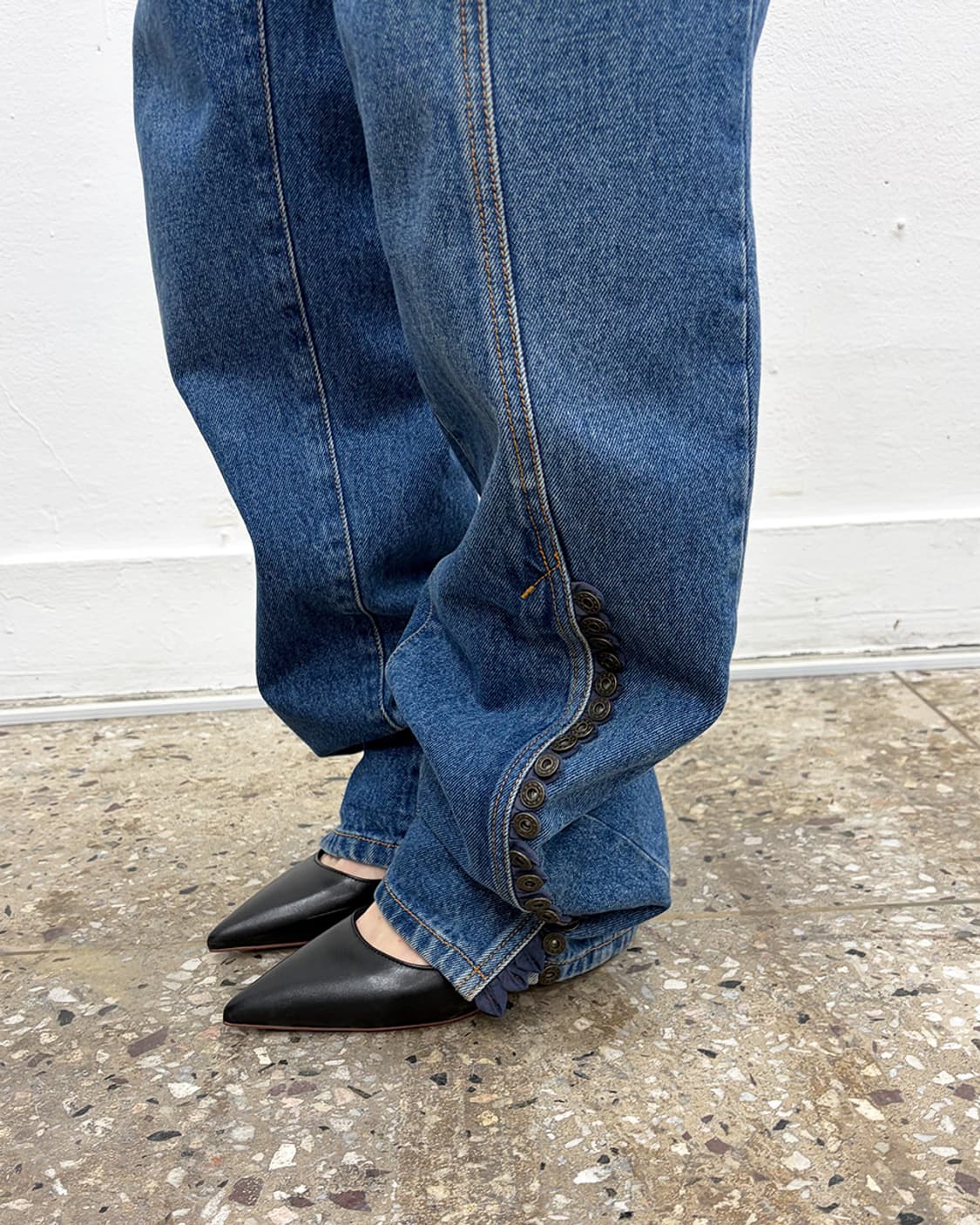 와이프로젝트 2020F/W 버튼 디테일 데님 팬츠 상품이미지4