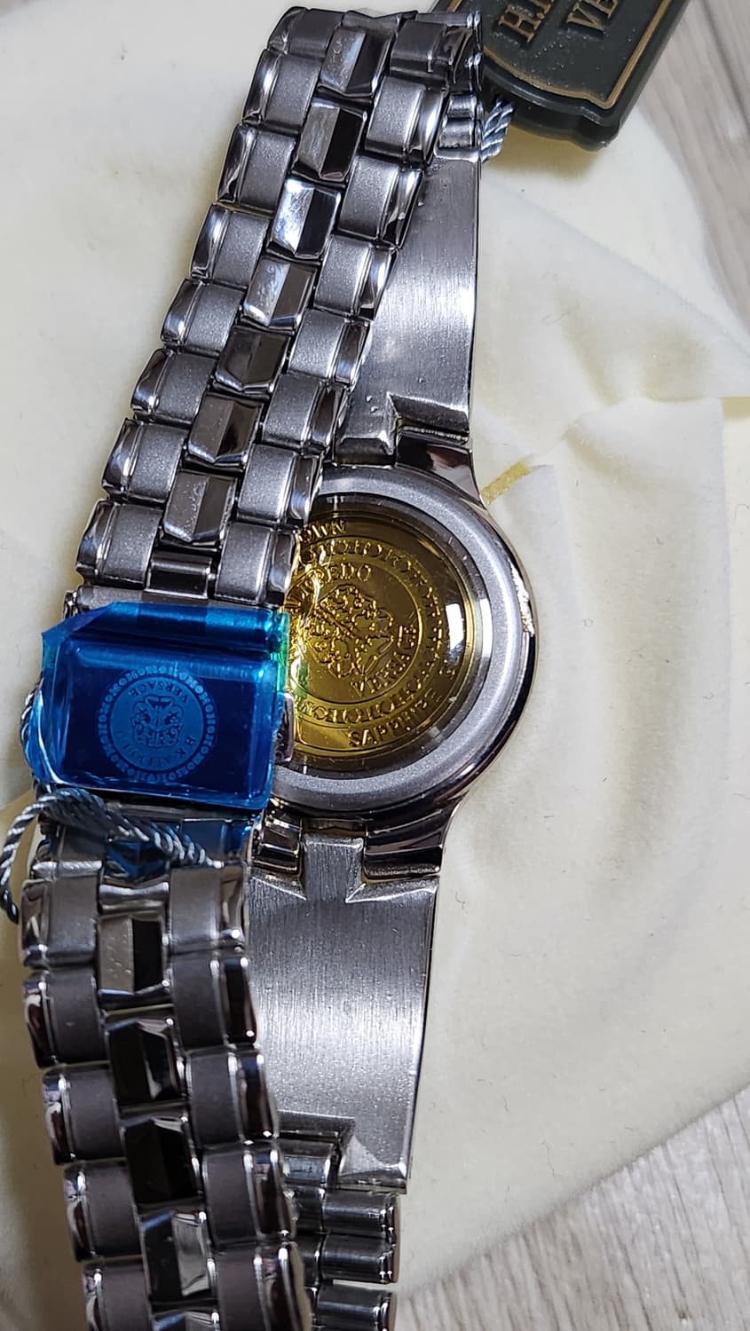 베르사체 메탈밴드 여성손목시계 팝니다. 상품이미지4