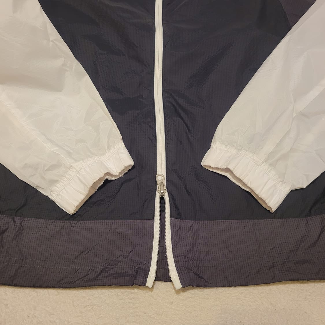 엄브로 백로고 경량 바람막이 95 상품이미지5