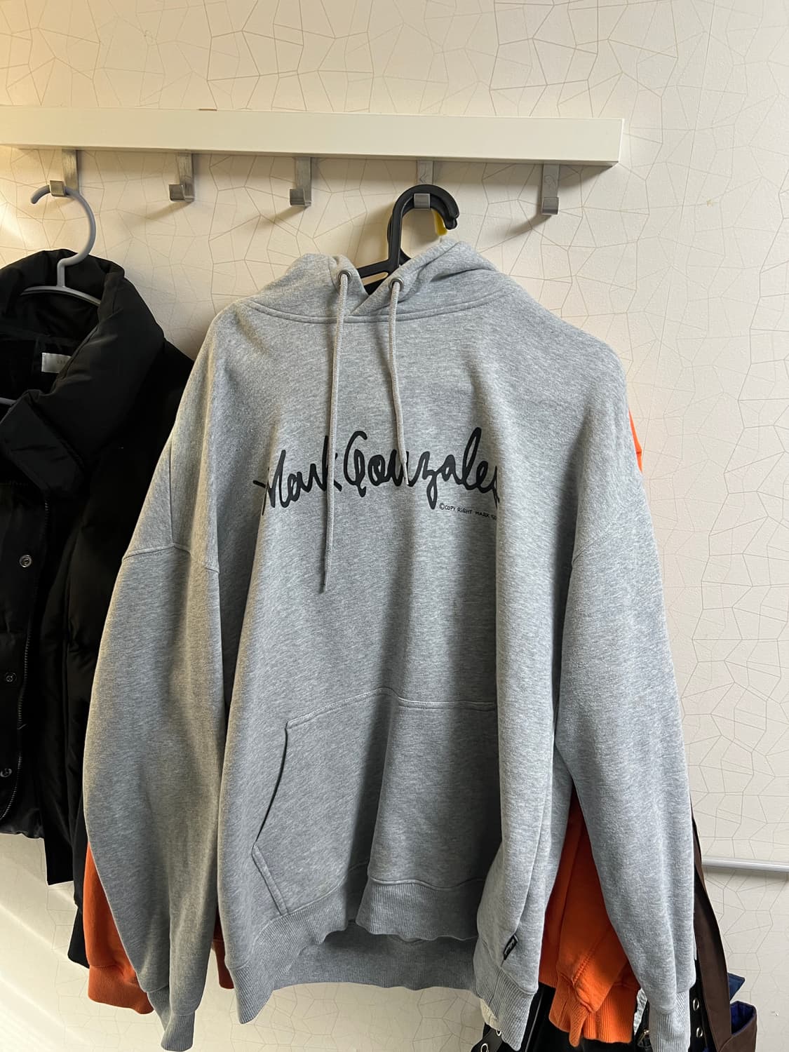 와릿 이즌마크곤잘레스 후드티 상품이미지1