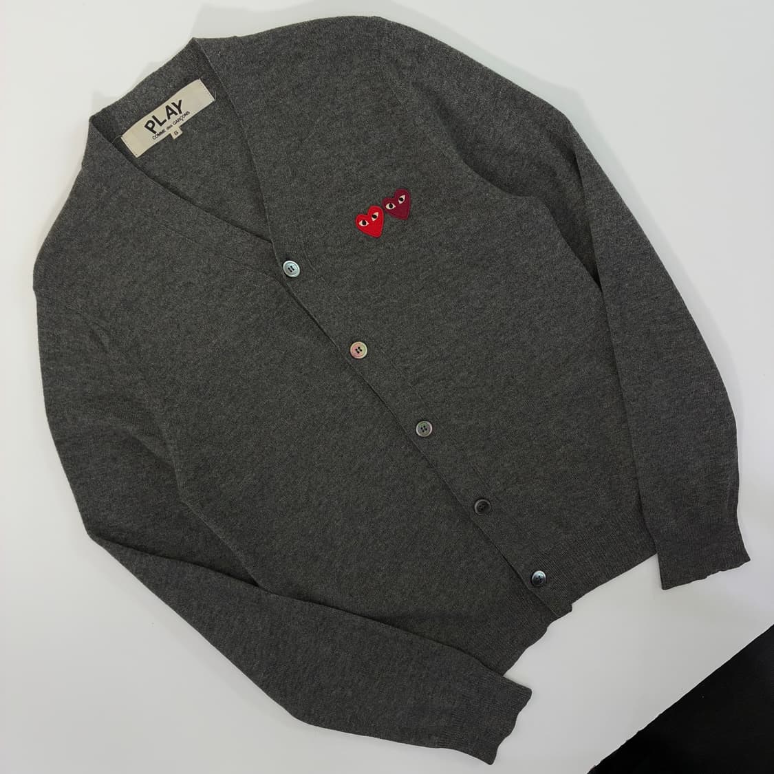 Comme des Garçons  꼼데가르송 더블하트 자수 그레이 가디건 상품이미지2