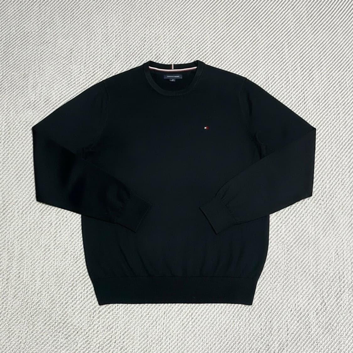 [L] Tommy 타미힐피거 블랙 코튼 라운드 니트 상품이미지1